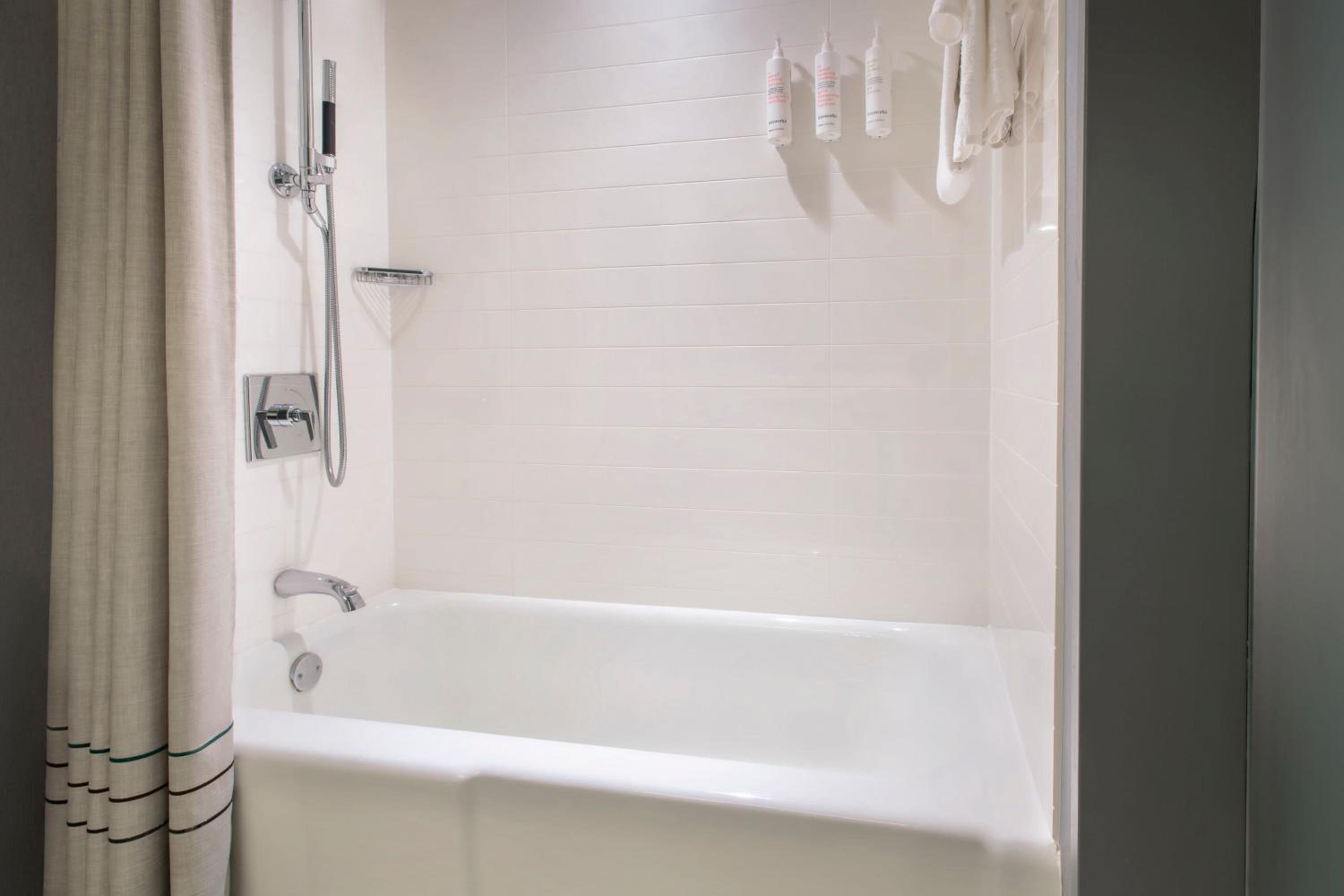 Burlington Vacations - Boston Marriott Burlington - Property Image 21