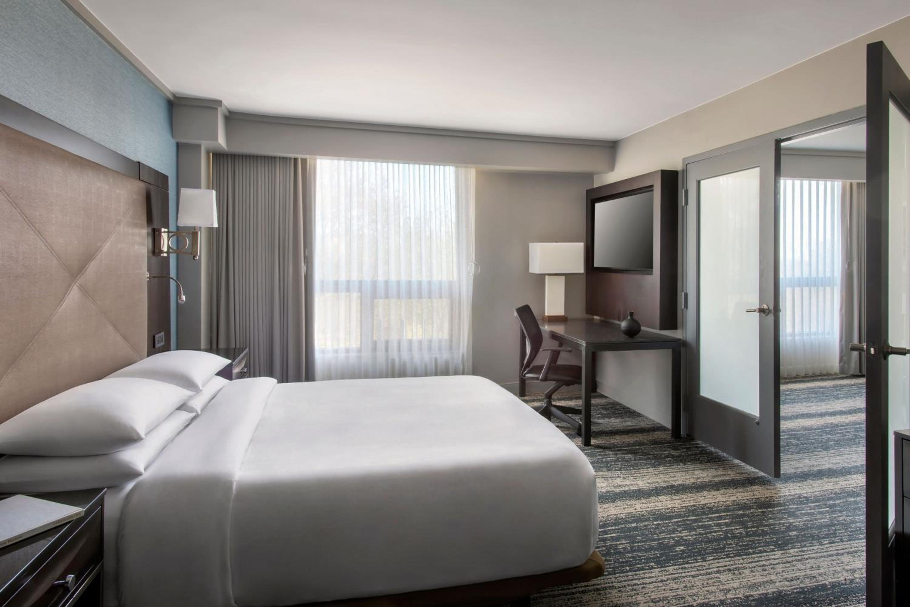 Burlington Vacations - Boston Marriott Burlington - Property Image 28
