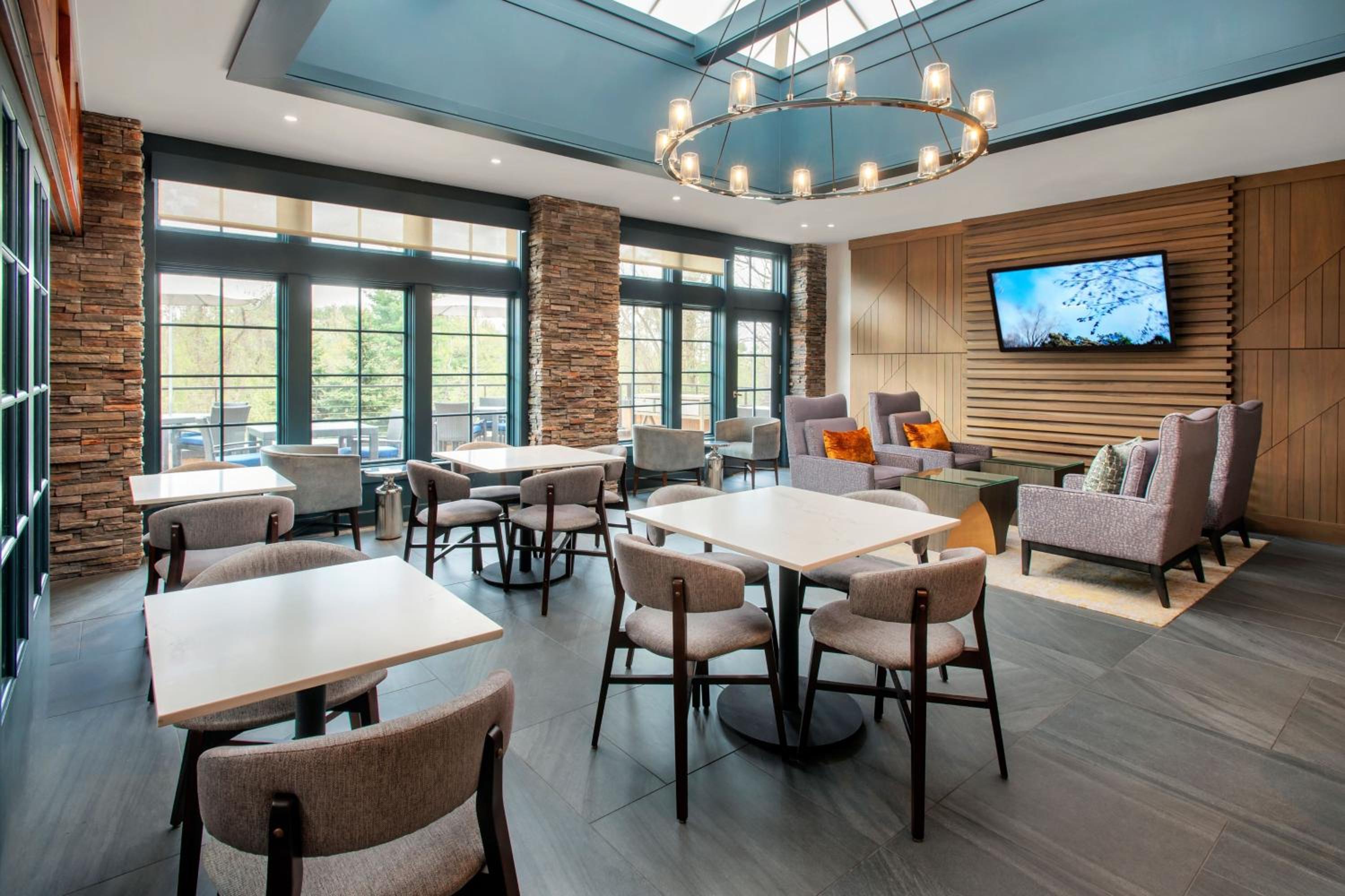 Burlington Vacations - Boston Marriott Burlington - Property Image 36