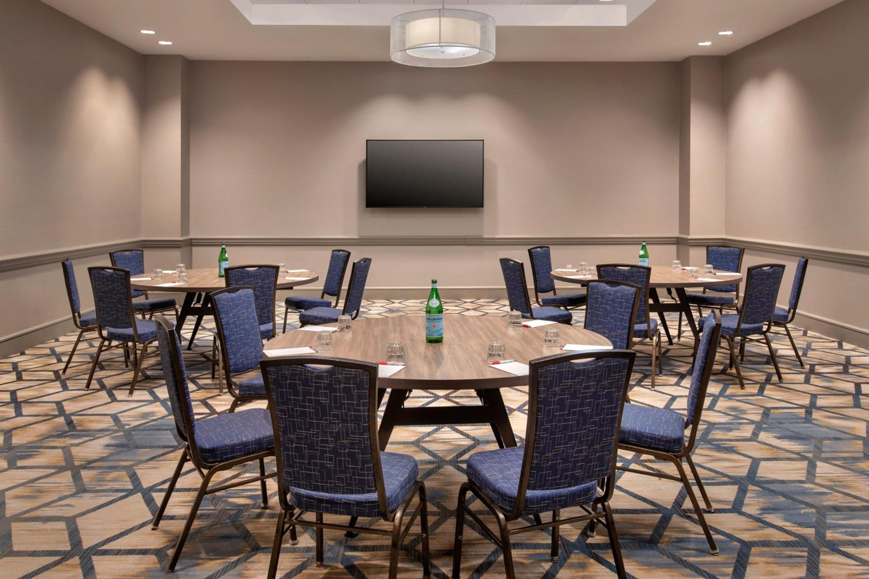Burlington Vacations - Boston Marriott Burlington - Property Image 56