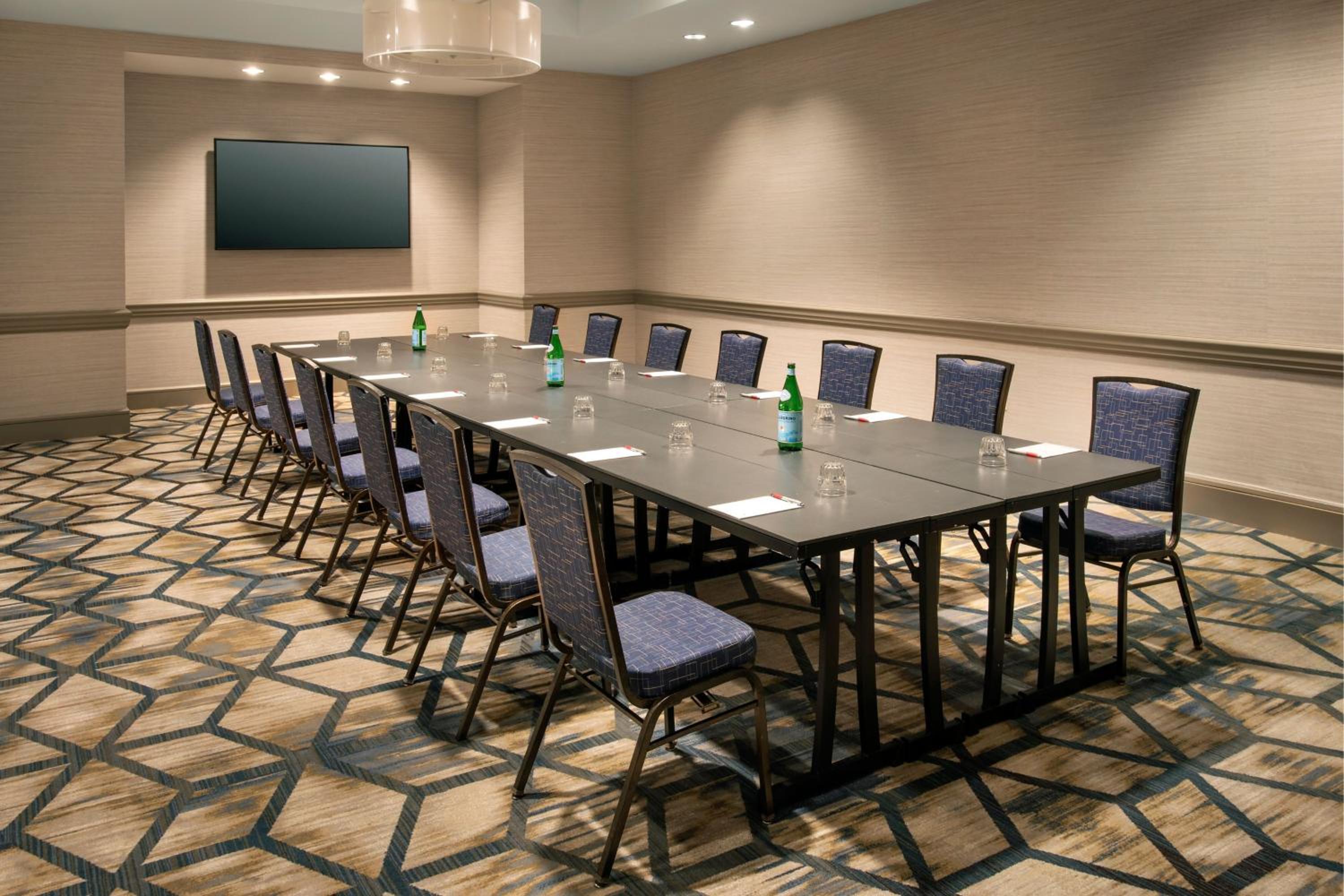 Burlington Vacations - Boston Marriott Burlington - Property Image 3