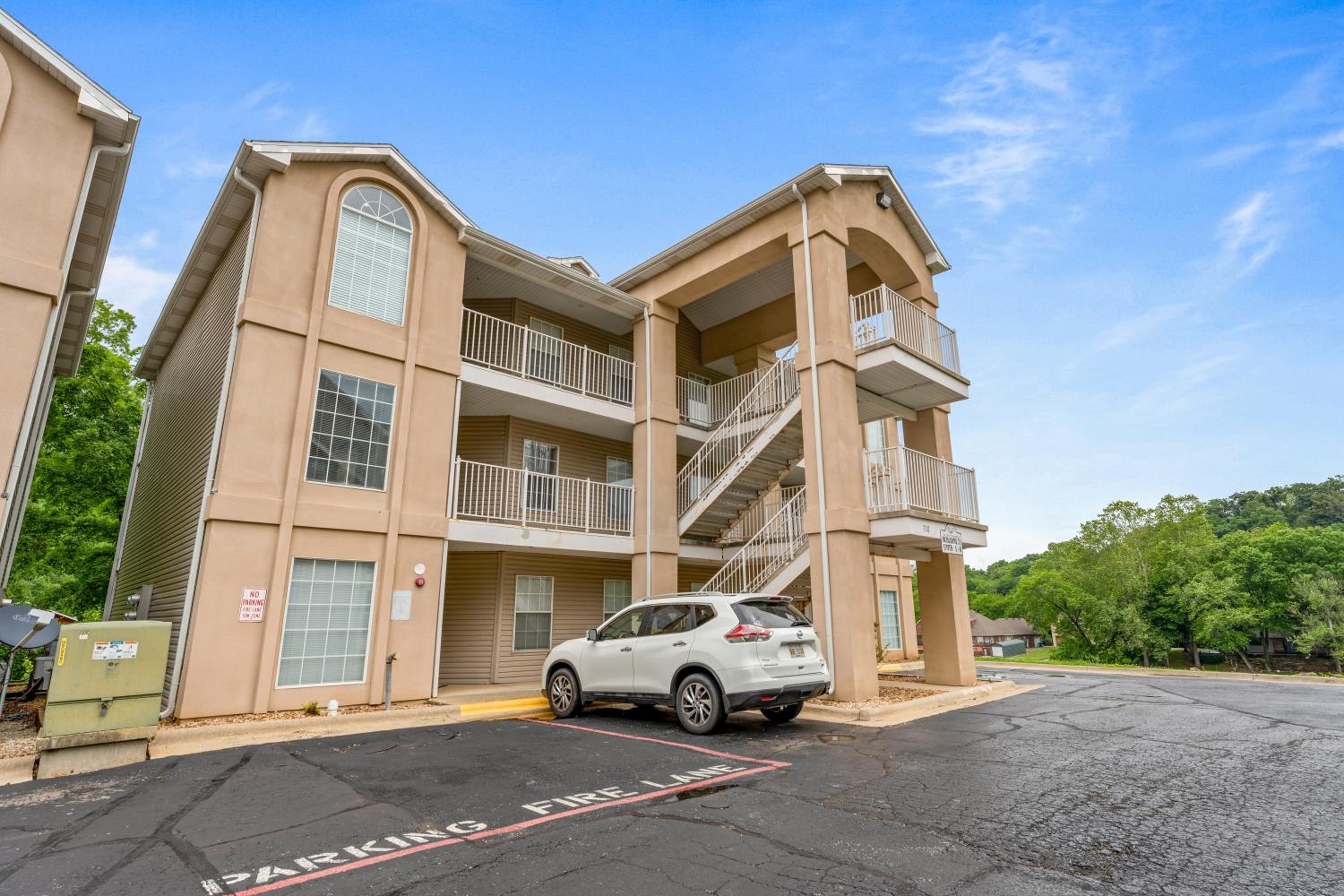 Fort Taneycomo Condo