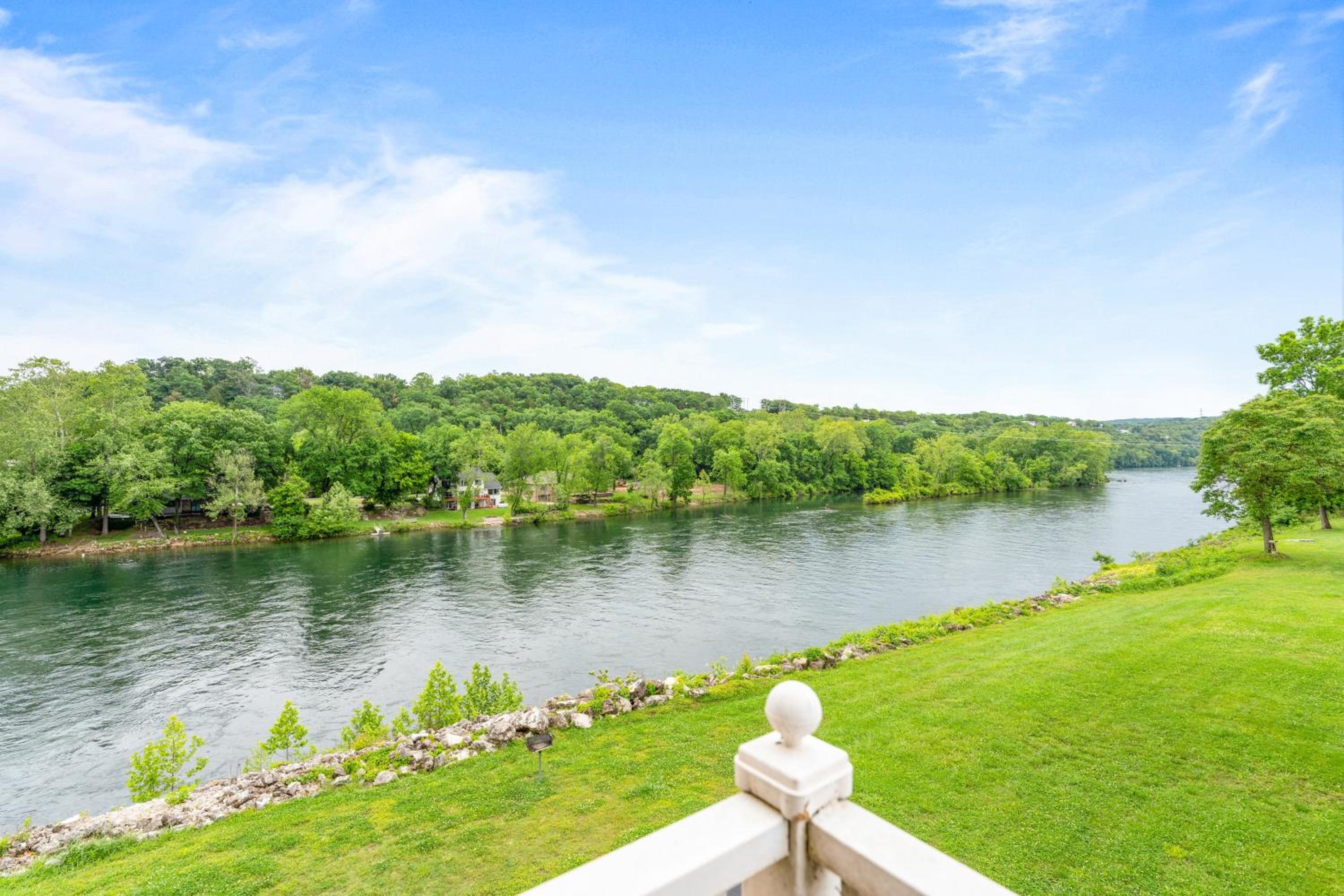 Fort Taneycomo Condo