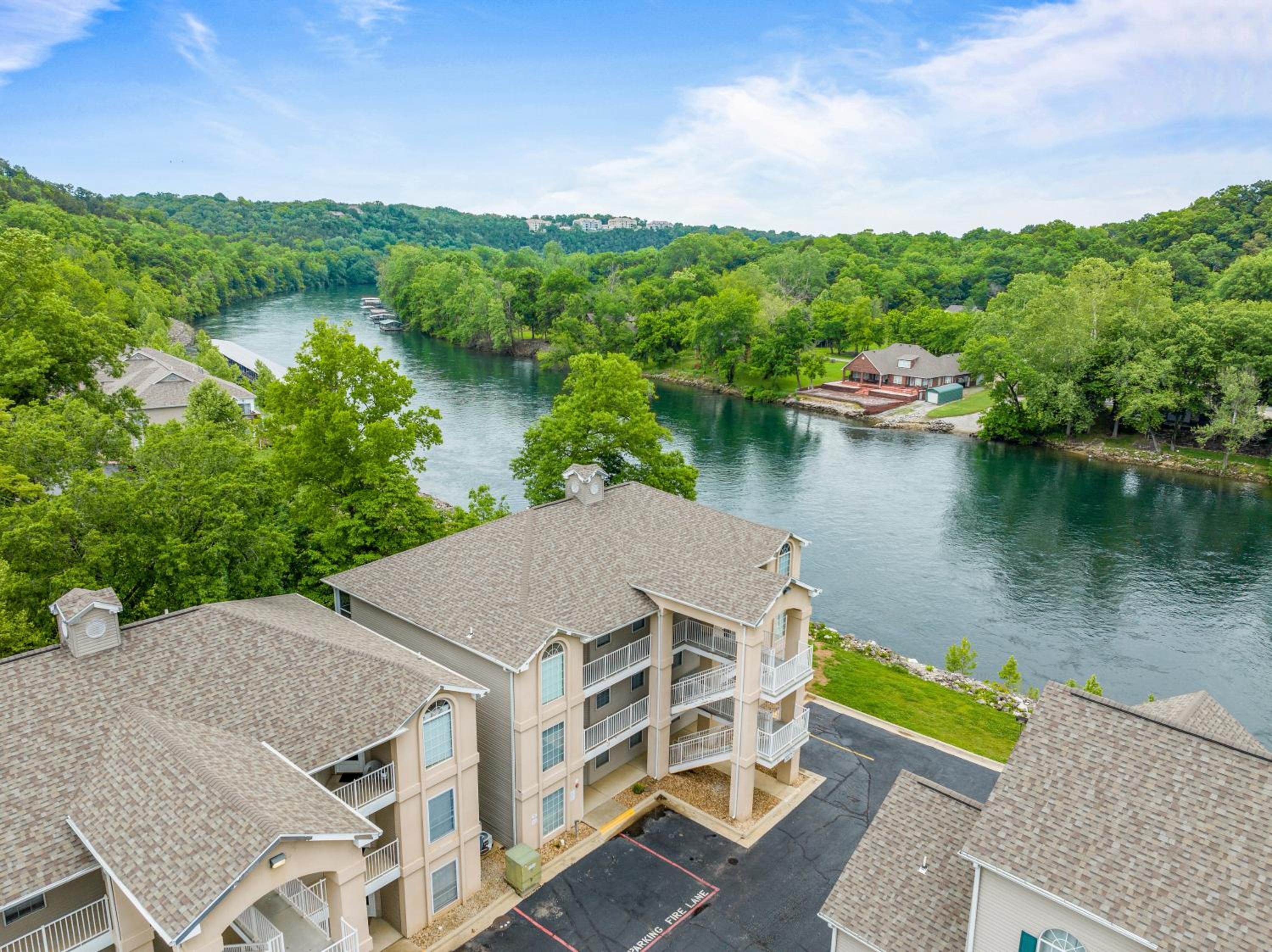 Fort Taneycomo Condo