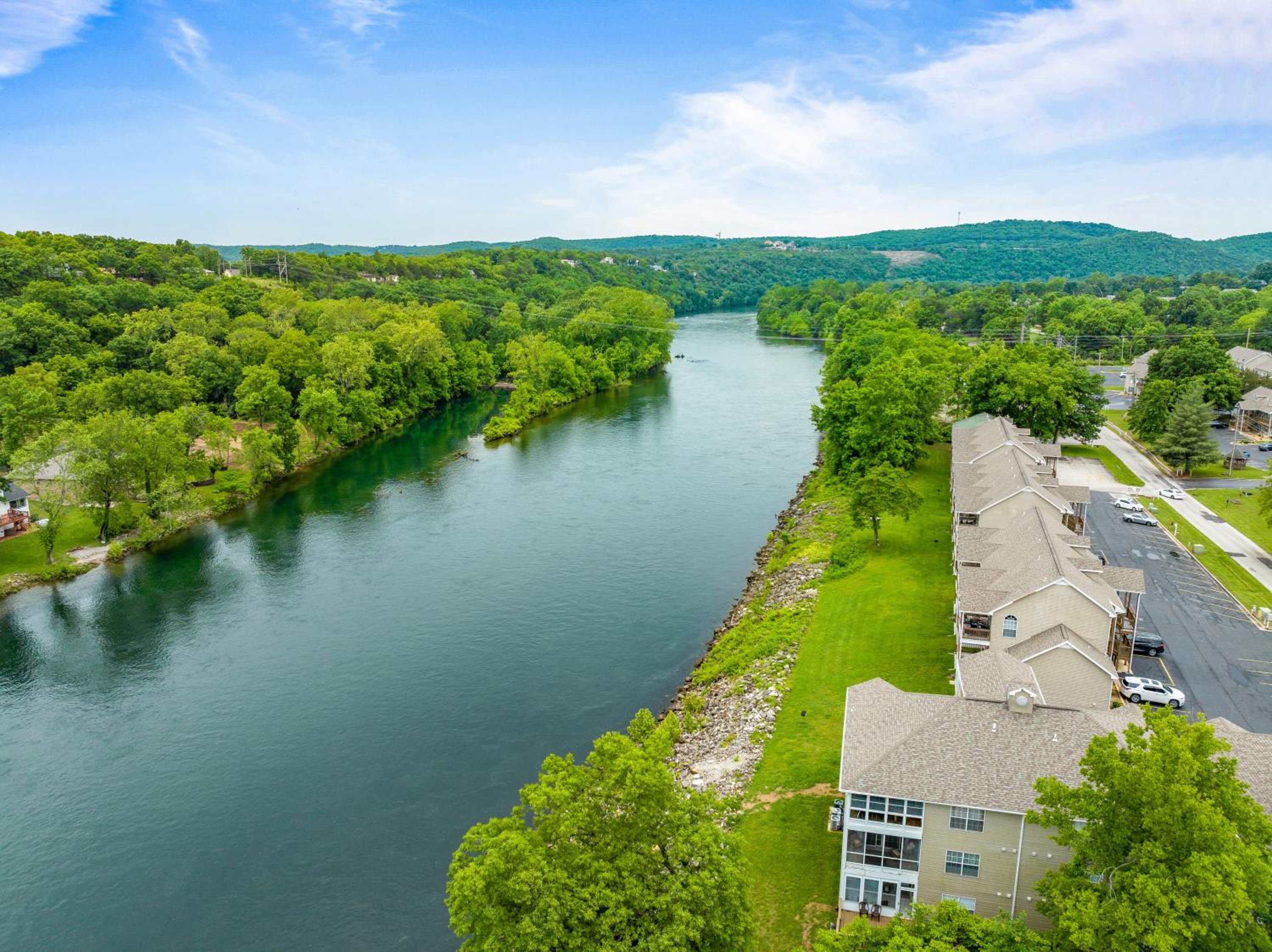 Fort Taneycomo Condo