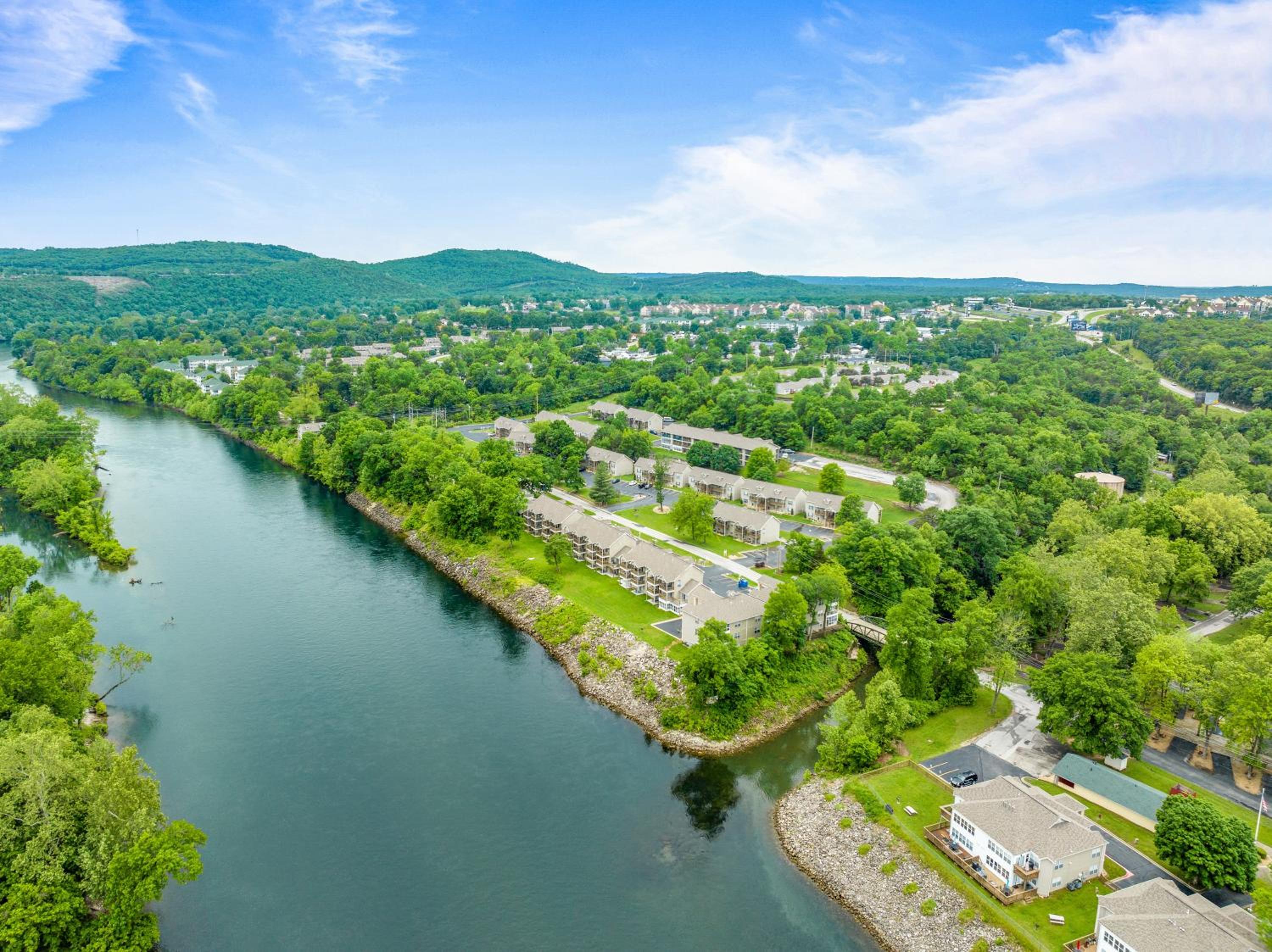 Fort Taneycomo Condo