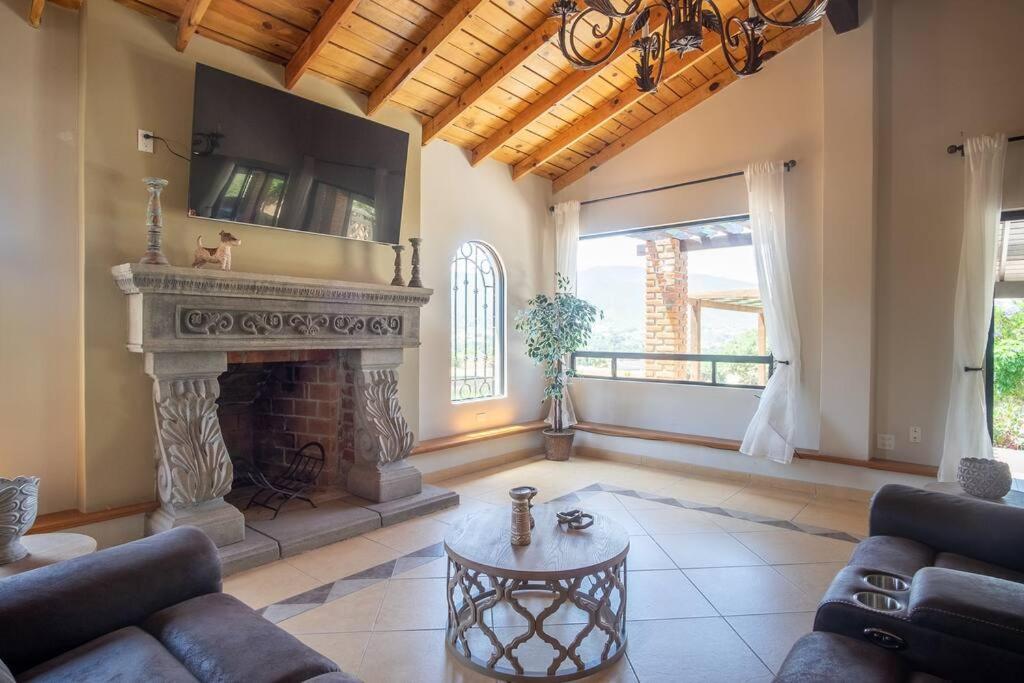 NEW Beautiful Home at Valle with Jacuzzi & BBQ