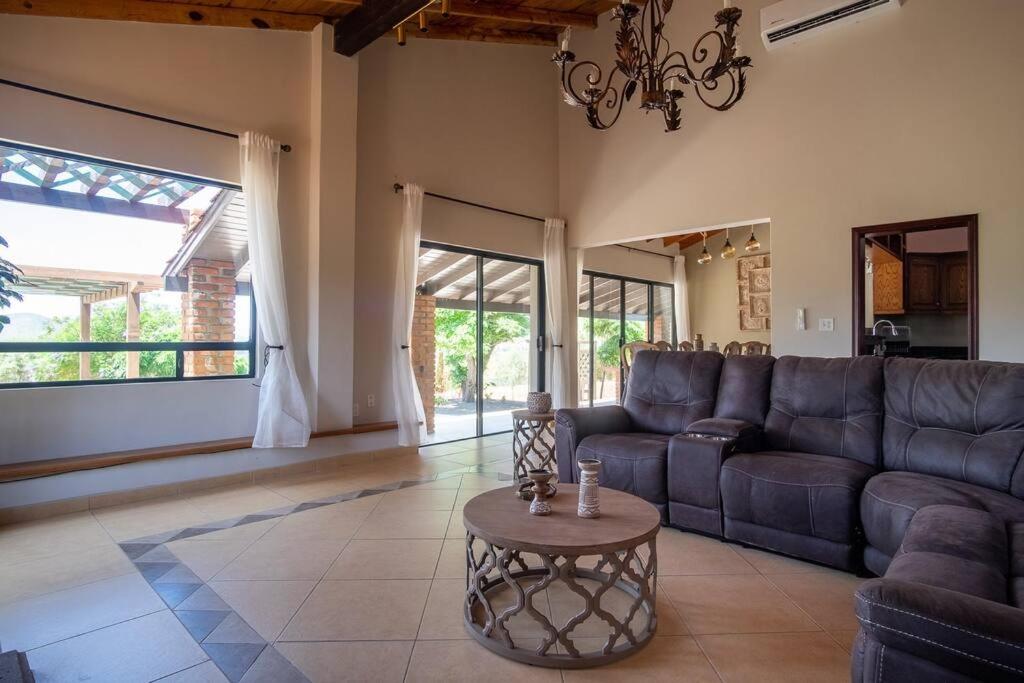 NEW Beautiful Home at Valle with Jacuzzi & BBQ