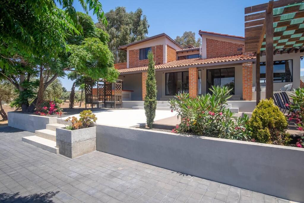 NEW Beautiful Home at Valle with Jacuzzi & BBQ