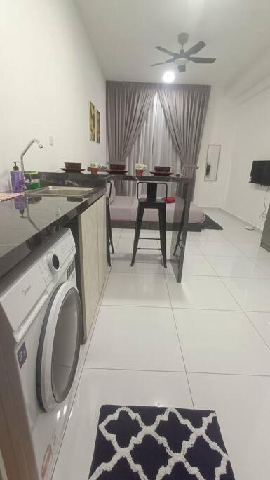 Sky Trees 4 Guests High Floor Nflix HBO Disney Garden View A1801