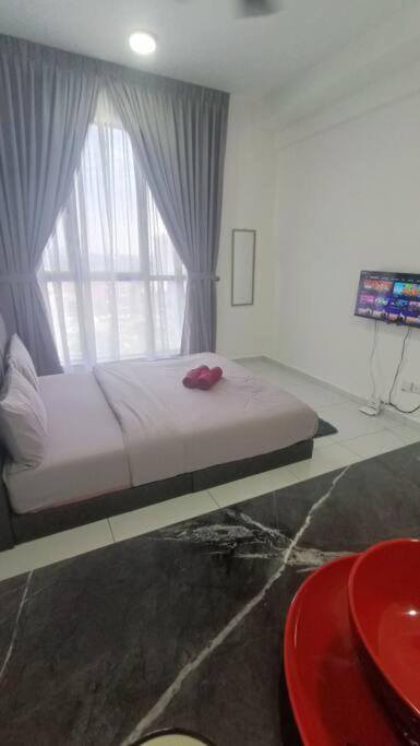 Sky Trees 4 Guests High Floor Nflix HBO Disney Garden View A1801
