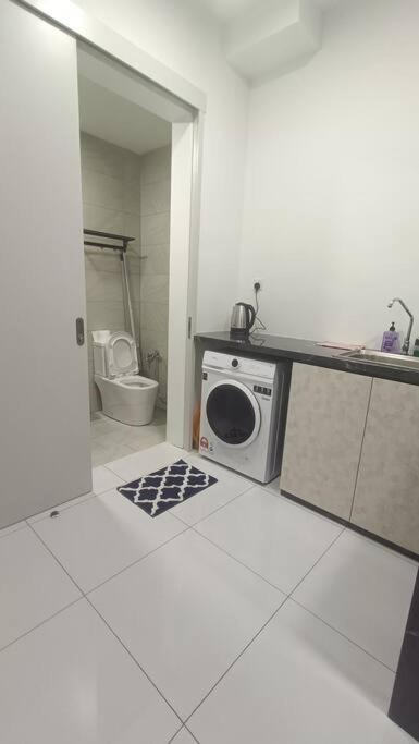 Sky Trees 4 Guests High Floor Nflix HBO Disney Garden View A1801