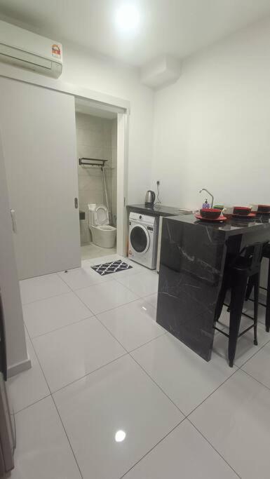 Sky Trees 4 Guests High Floor Nflix HBO Disney Garden View A1801