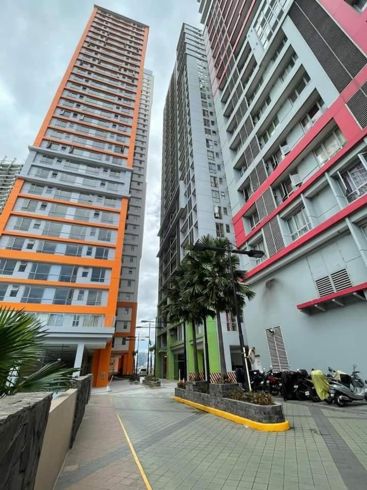 Milia Condo w/ Free use of Swimming pool & Gym view 3