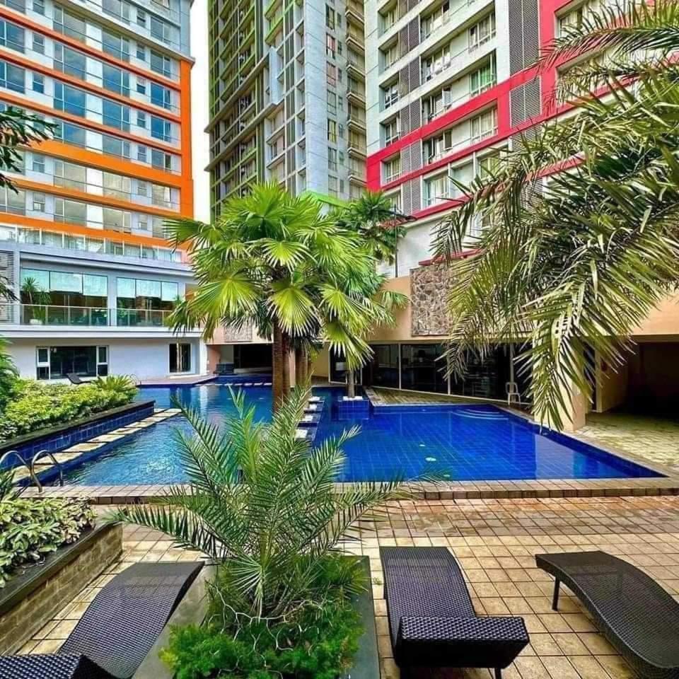 Milia Condo w/ Free use of Swimming pool & Gym view 2