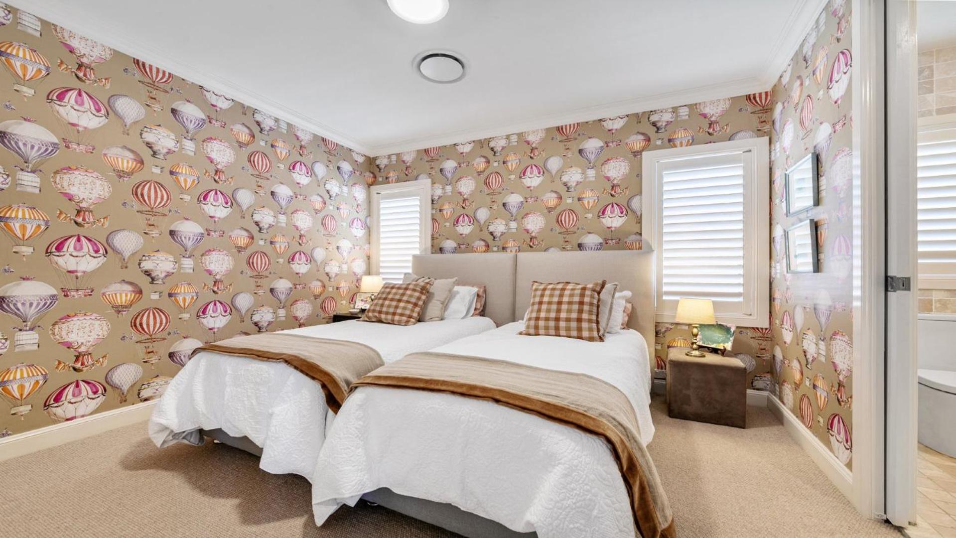 PIHI Beachfront , Pearl Beach, 5beds, 5 bathrooms
