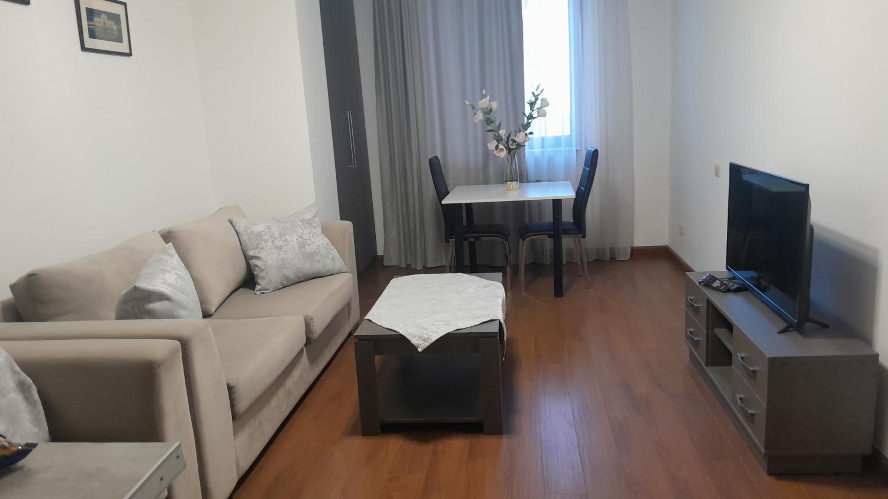 1bdr apartment in the center