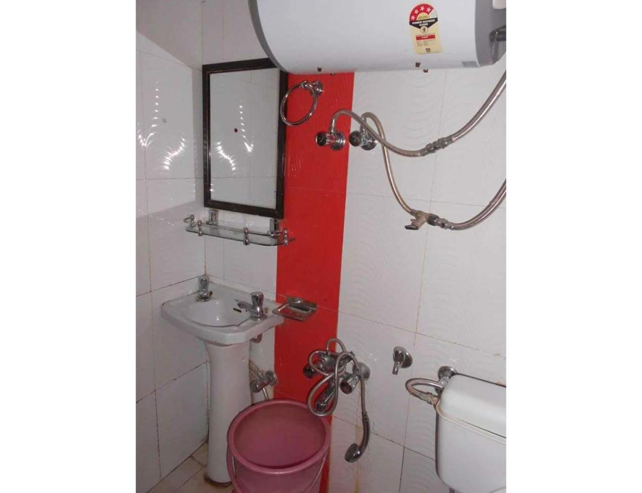 HOTEL ROOMA Srinagar