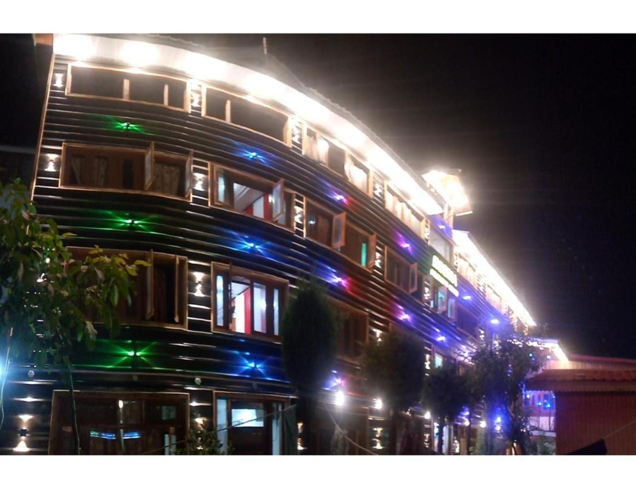 HOTEL ROOMA Srinagar