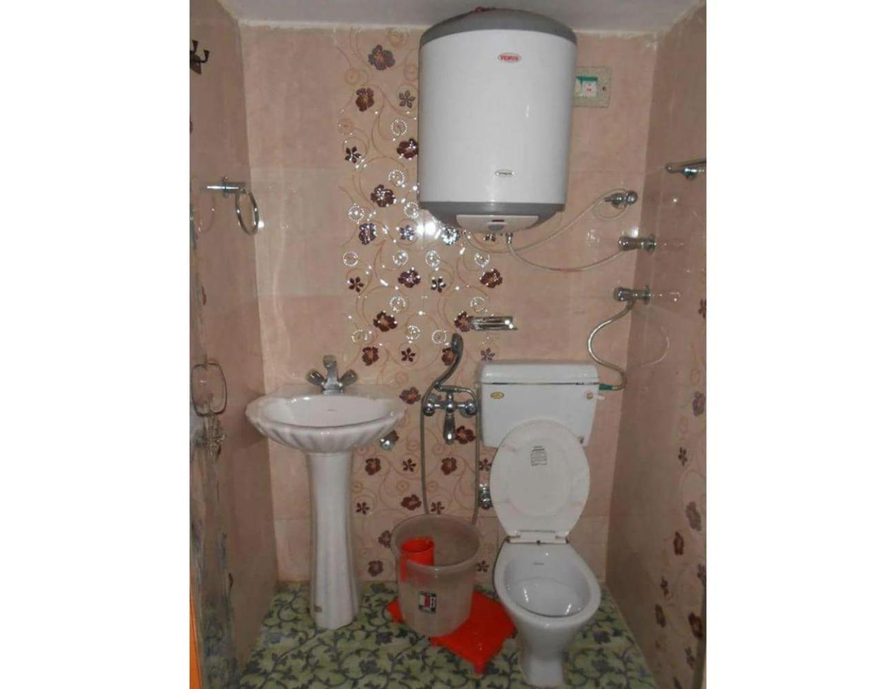 HOTEL ROOMA Srinagar