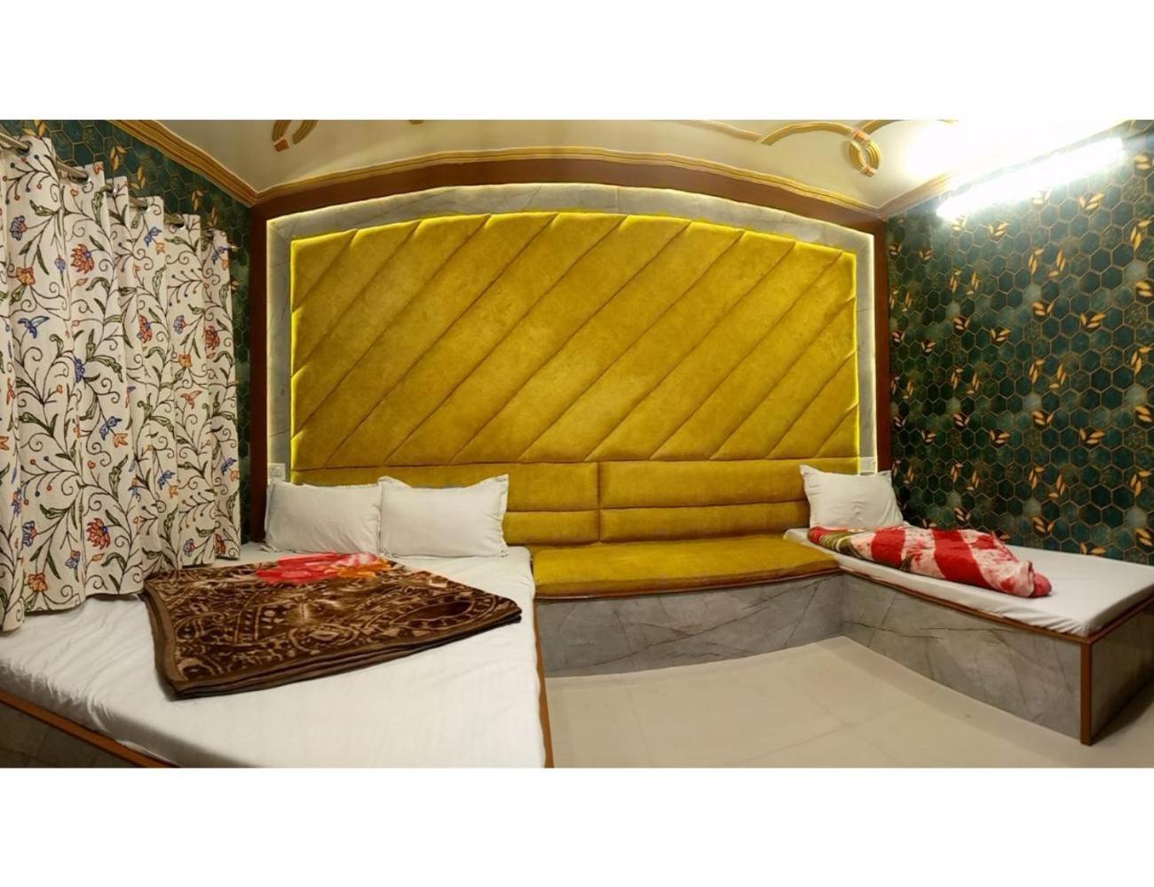 HOTEL ROOMA Srinagar