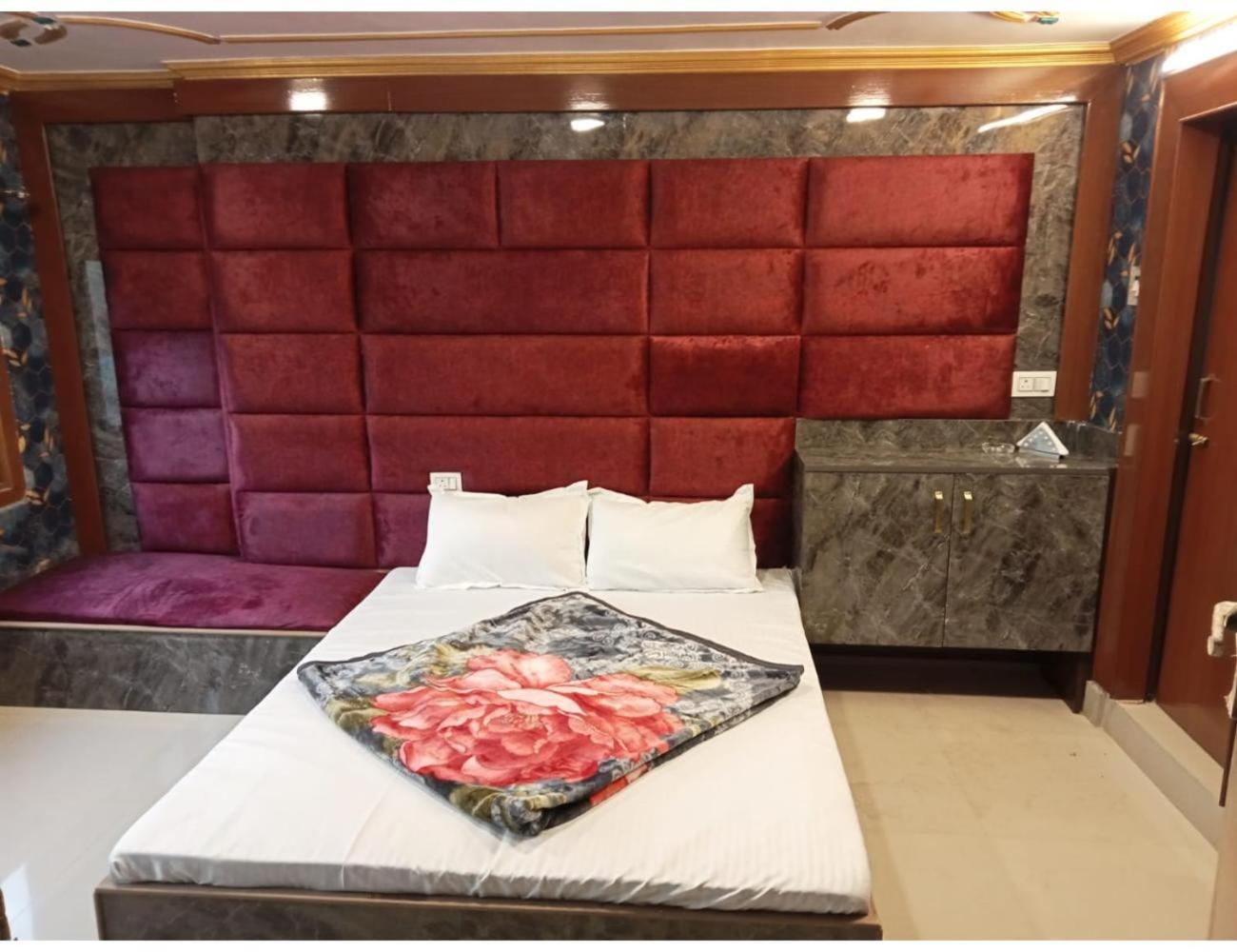 HOTEL ROOMA Srinagar