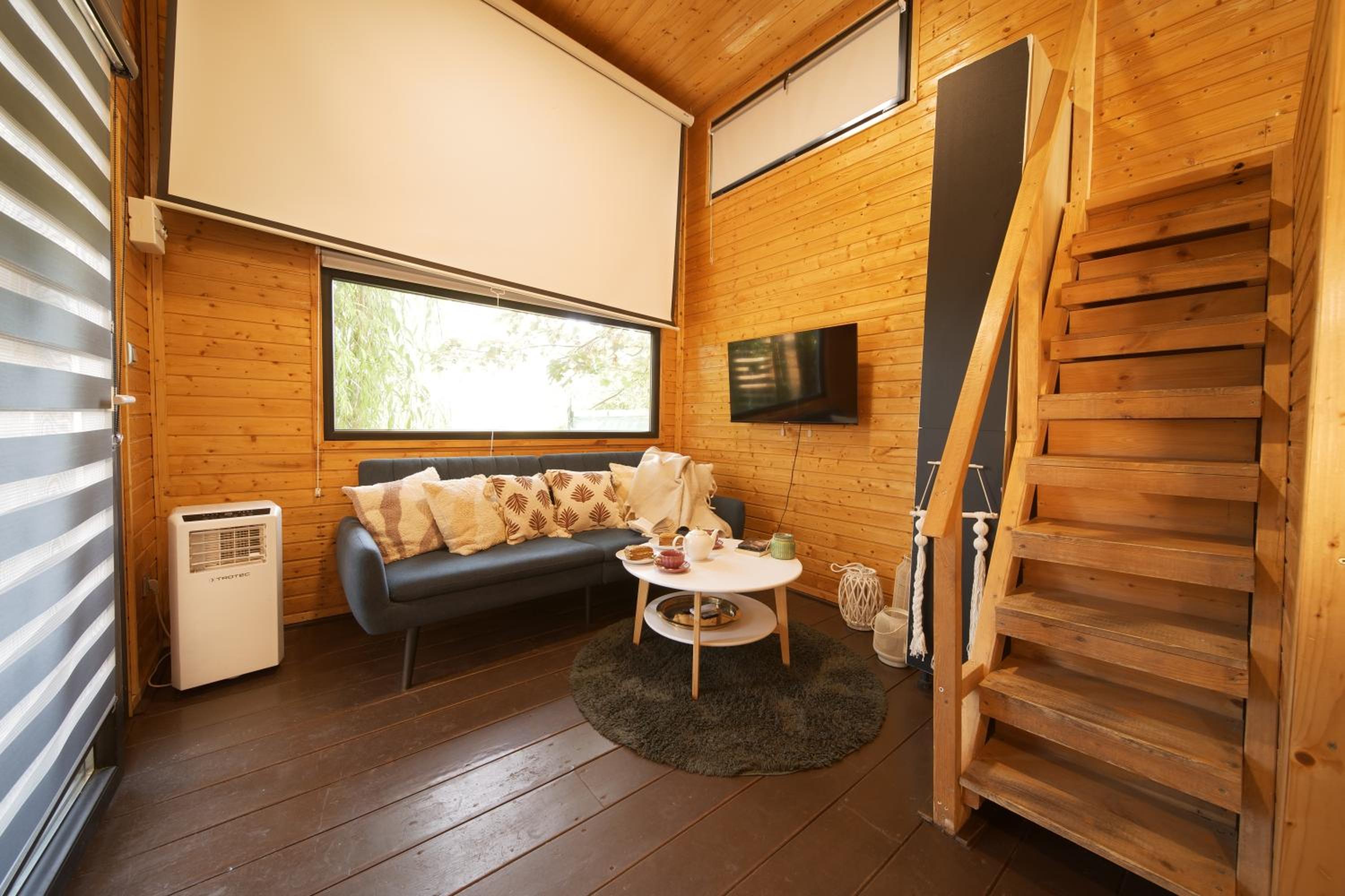 Cozy Tiny House with Summer Whirlpool by WagnerStays