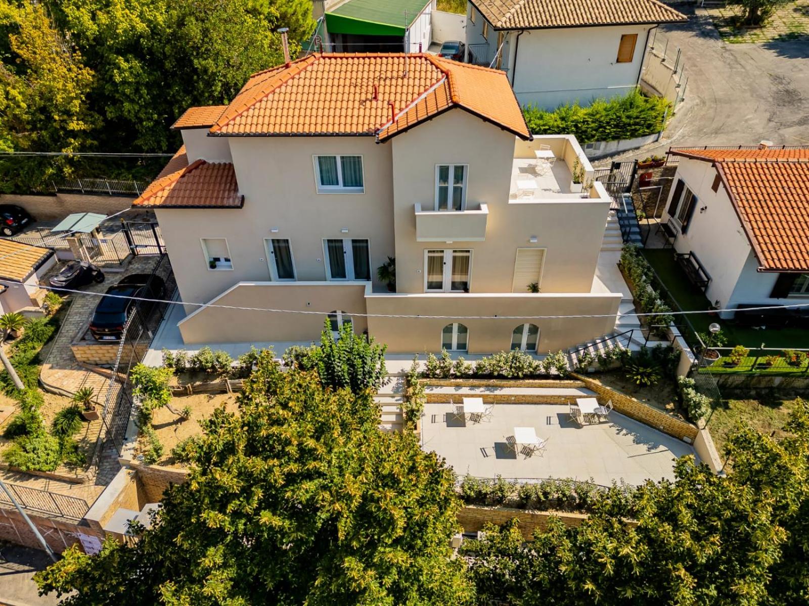 Hotel La Nuvola - Image 1