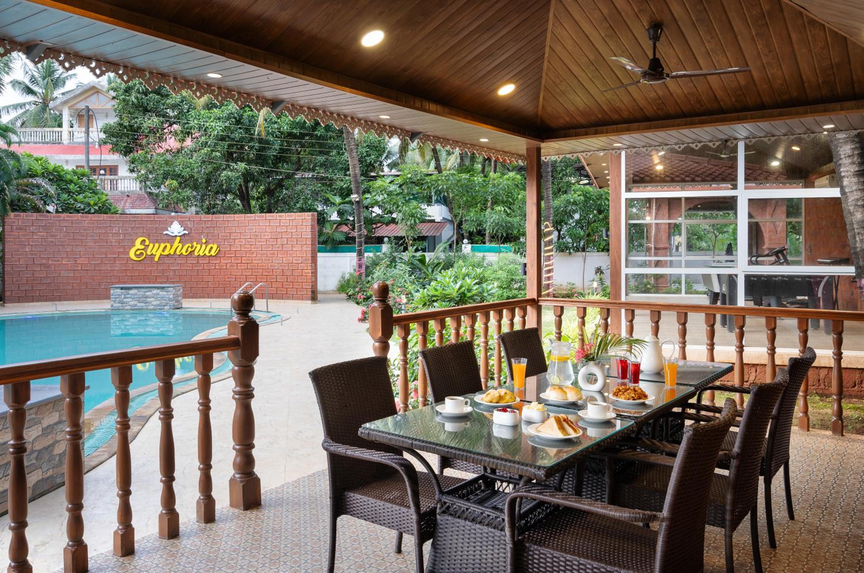 SaffronStays Euphoria Shores - 6BR villa with bar counter, pool & lawns 400m from Kihim Beach in Alibaug