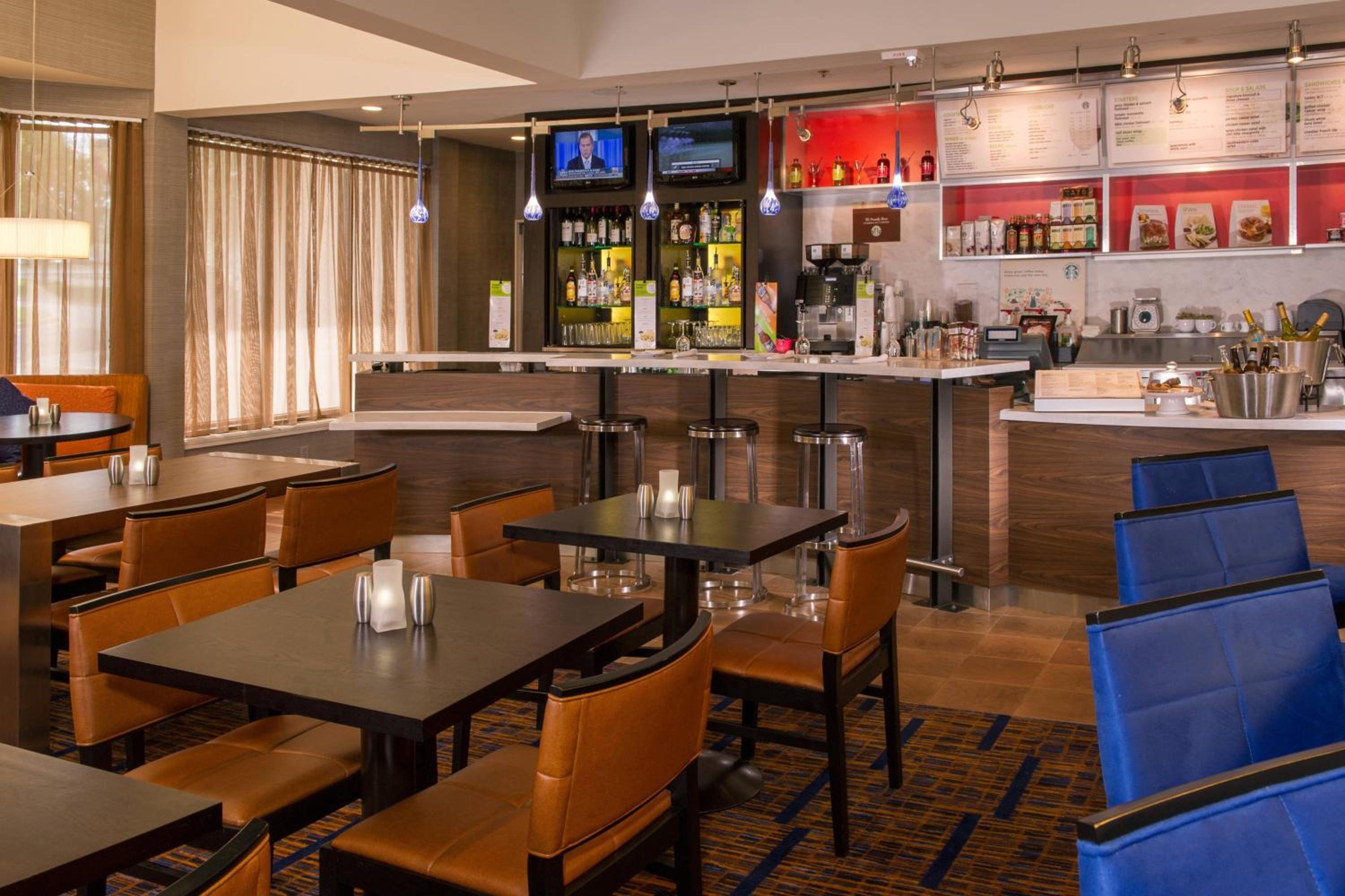 Richmond Vacations - Courtyard by Marriott Richmond West - Property Image 11