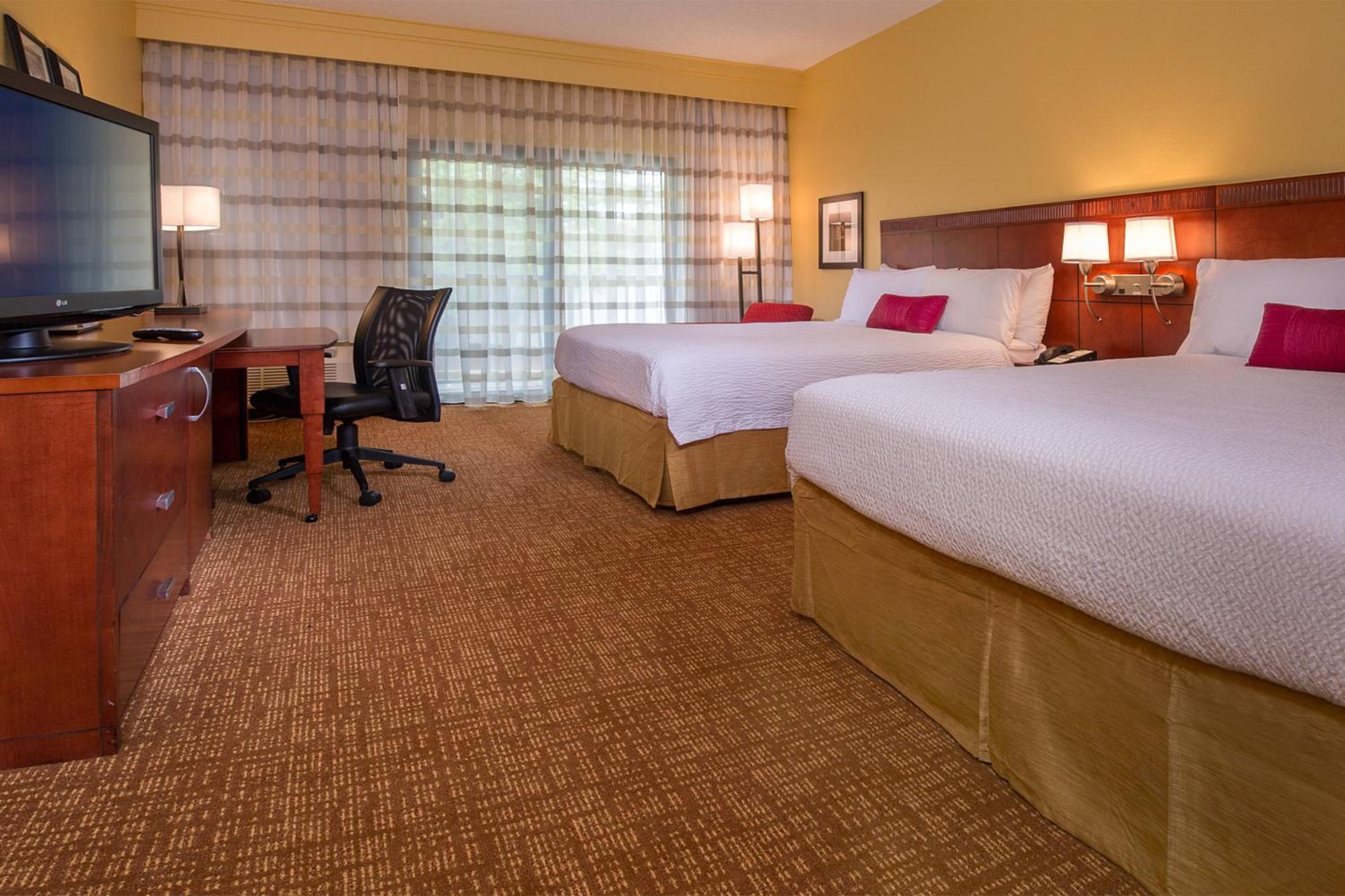 Richmond Vacations - Courtyard by Marriott Richmond West - Property Image 5