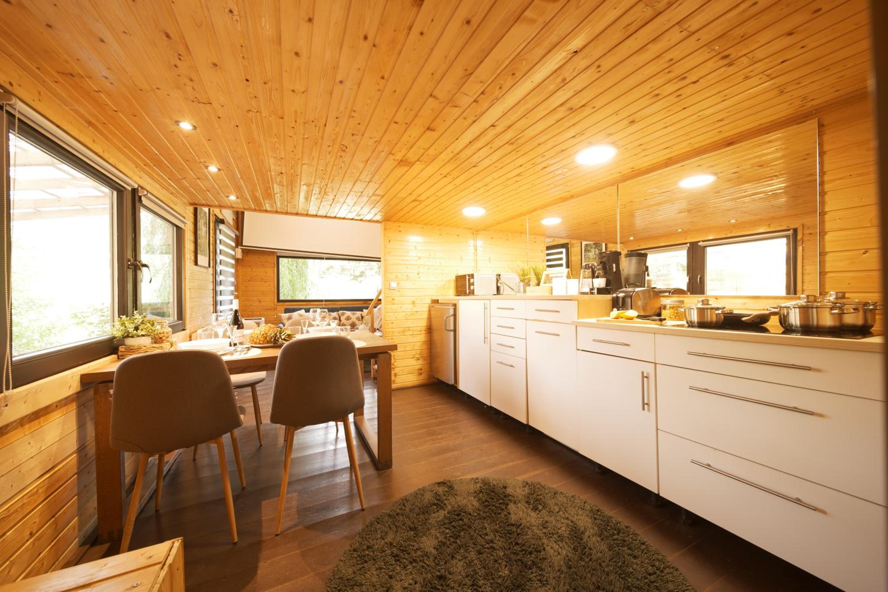 Cozy Tiny House with Summer Whirlpool by WagnerStays
