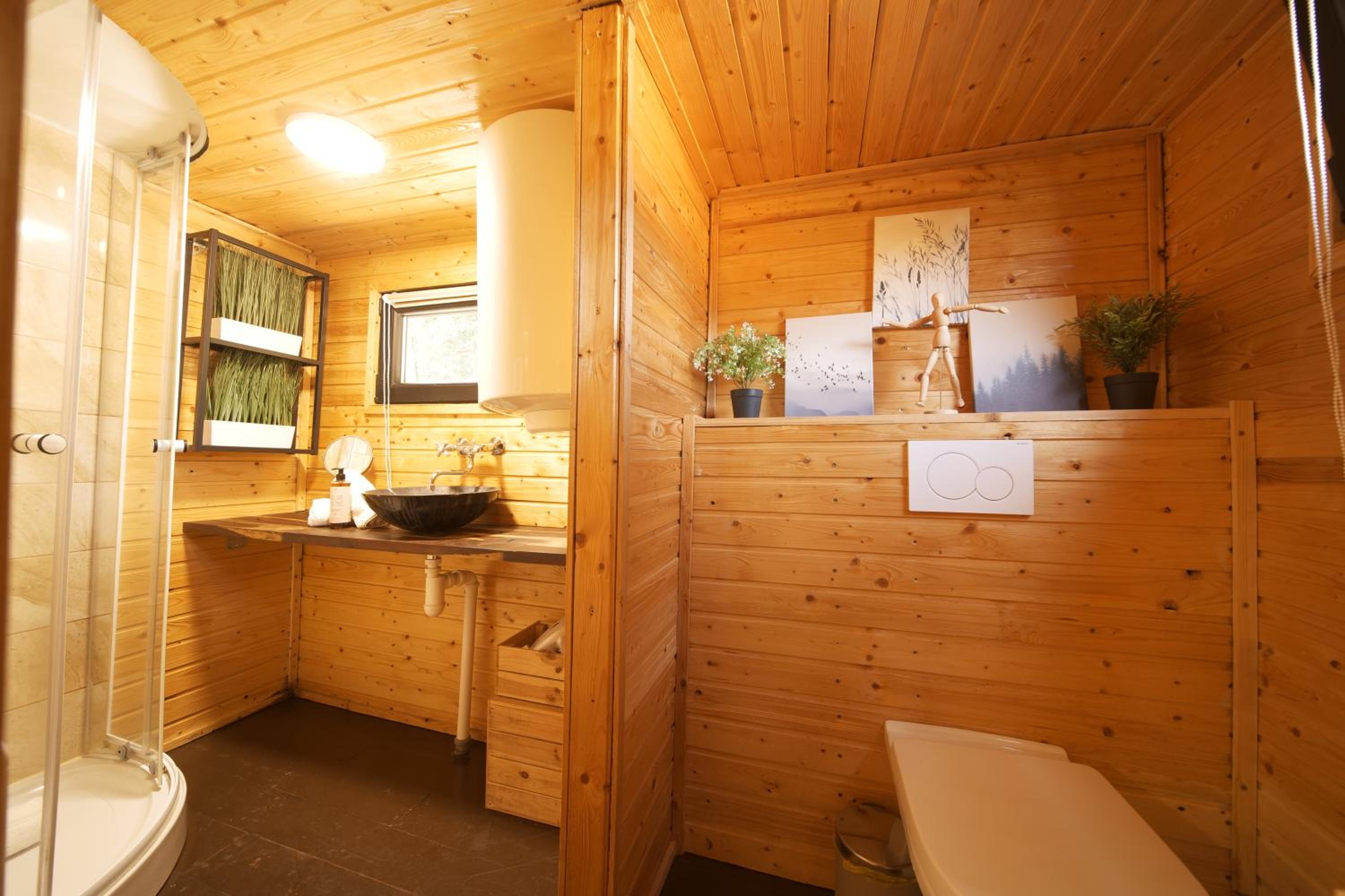 Cozy Tiny House with Summer Whirlpool by WagnerStays