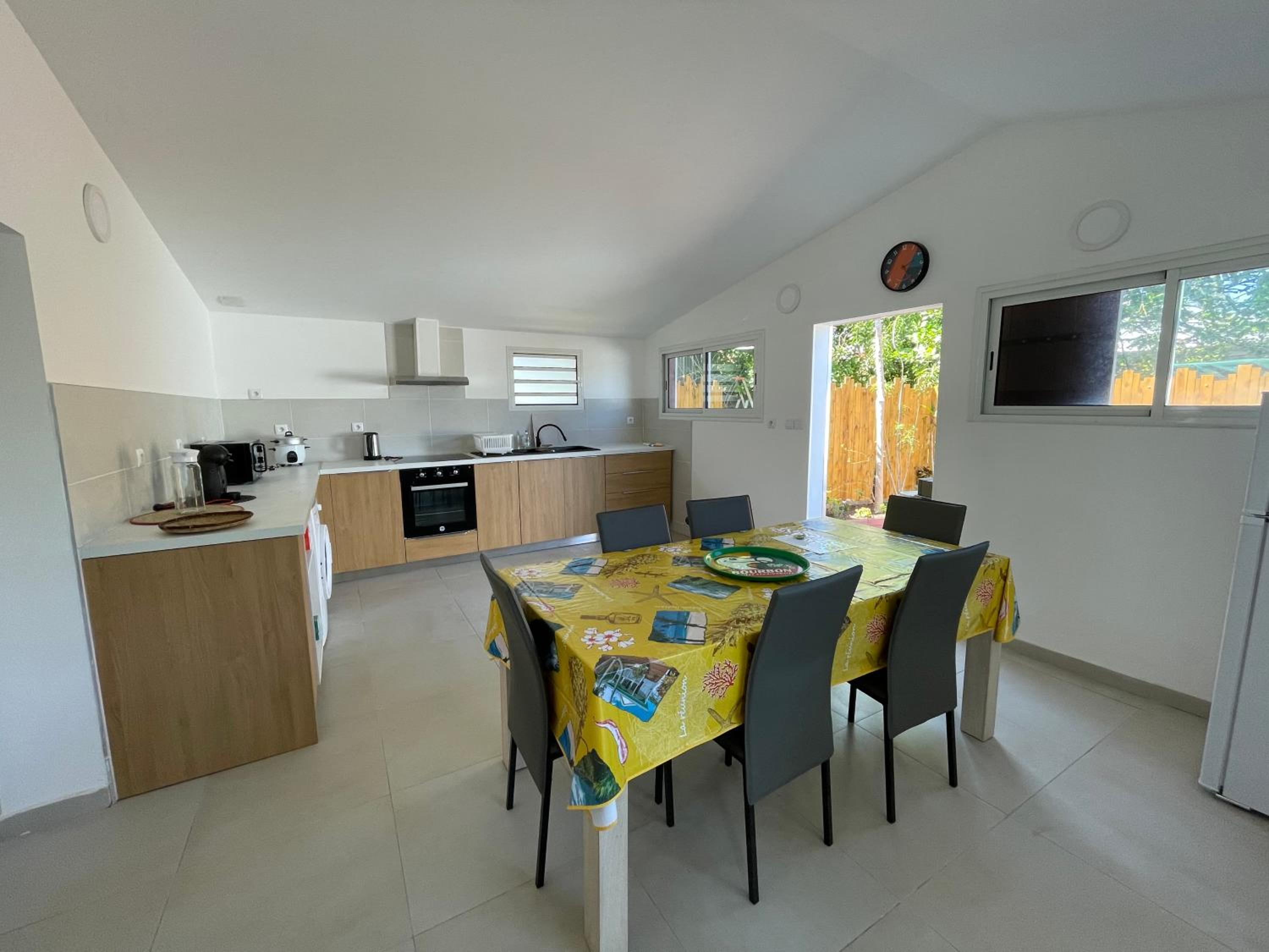 Casa Valencia, proche de toutes commodités view 5