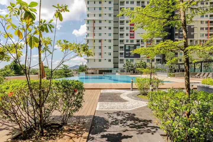 Spacious 3BR Condo in Residensi Suasana Damai photo 5