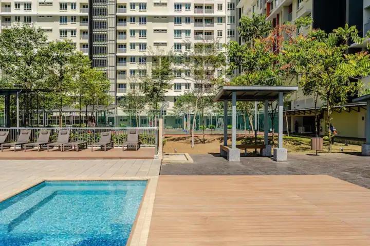 Spacious 3BR Condo in Residensi Suasana Damai photo 4