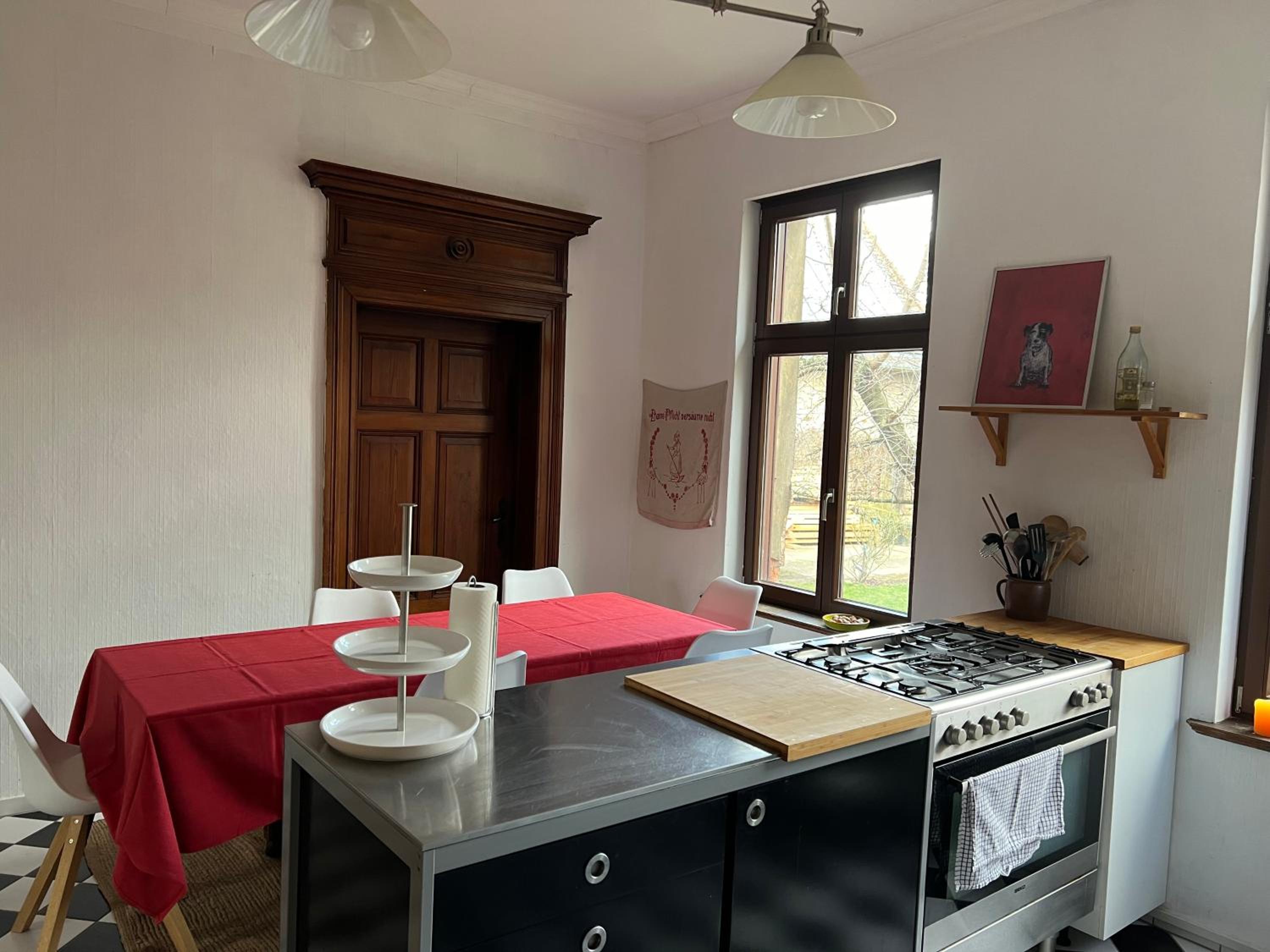 Hübscher Wohnen-Geräumige Ferienwohnung im Gutshaus nahe Saale und Elbe