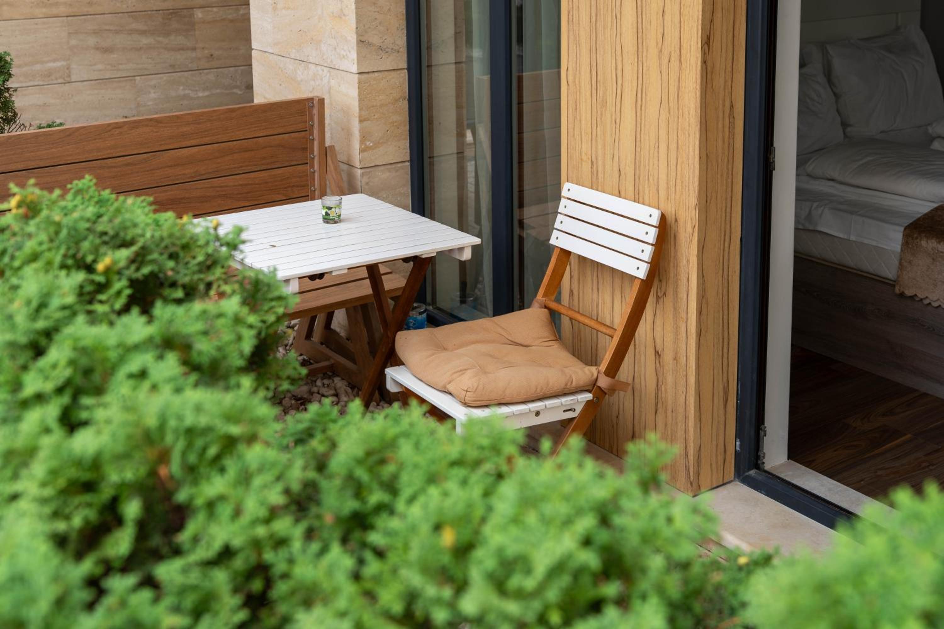 Apartment in Evargreen complex with Terrace