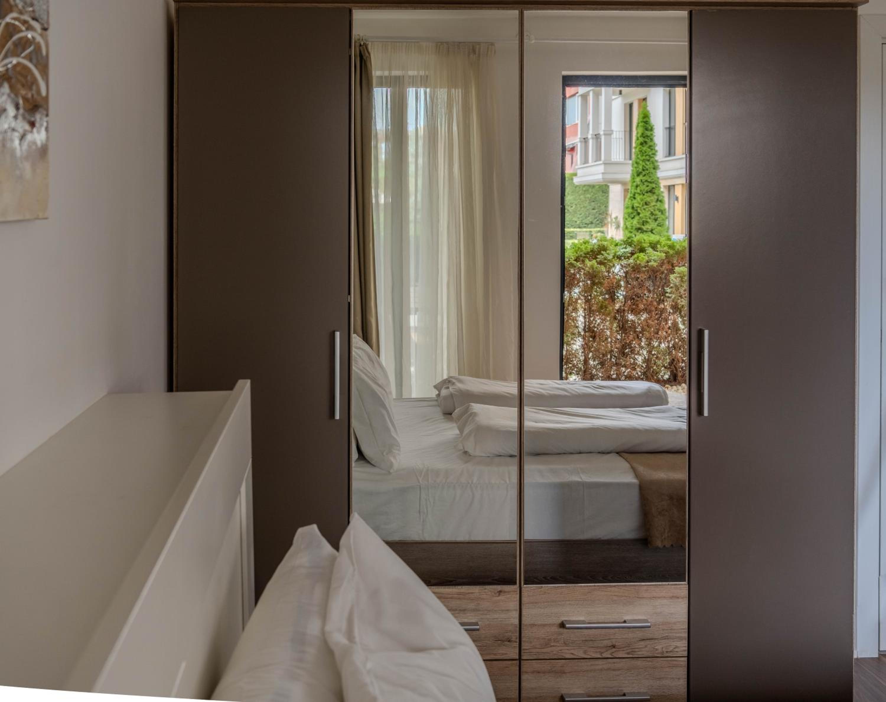 Apartment in Evargreen complex with Terrace