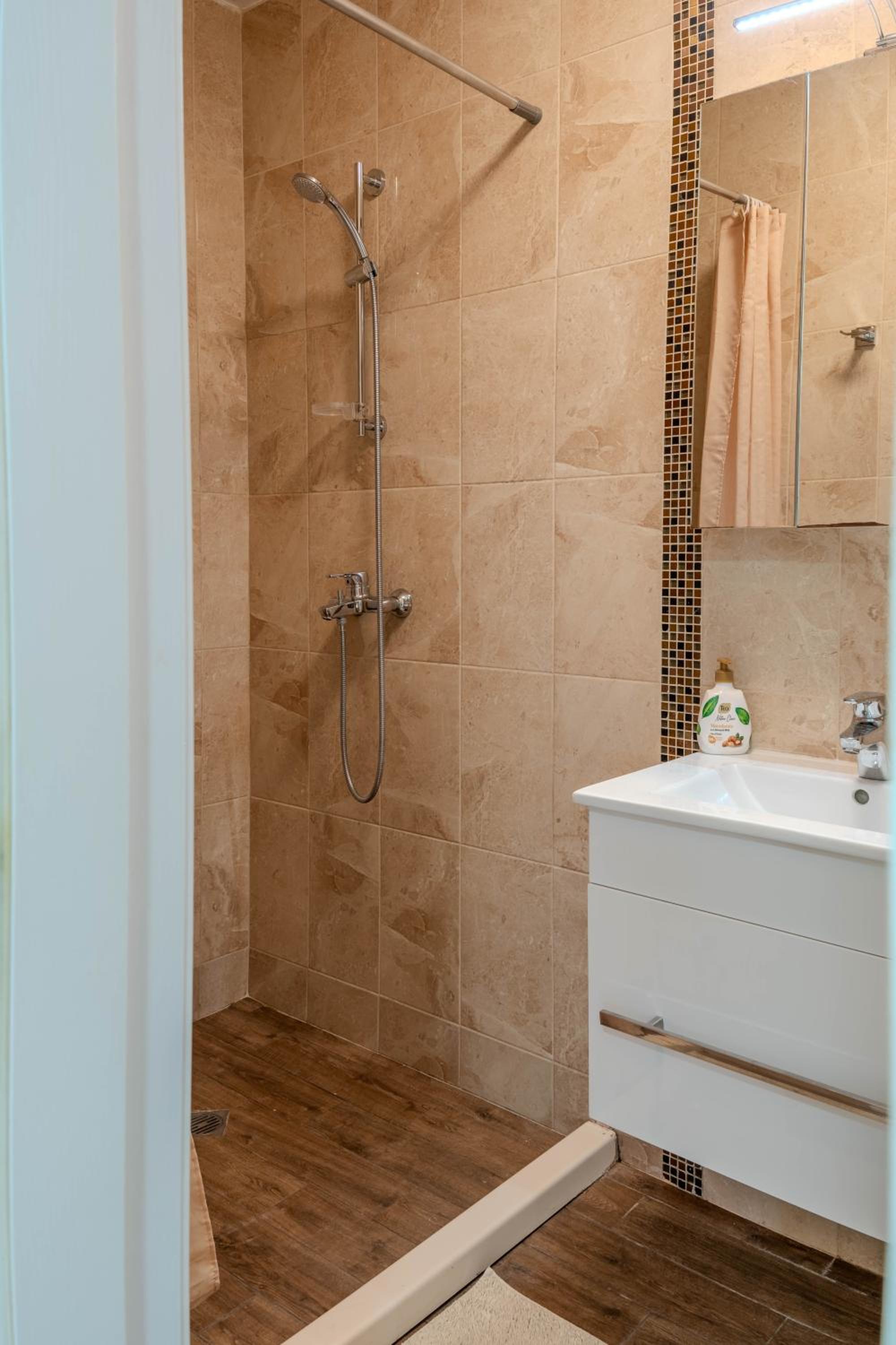 Apartment in Evargreen complex with Terrace