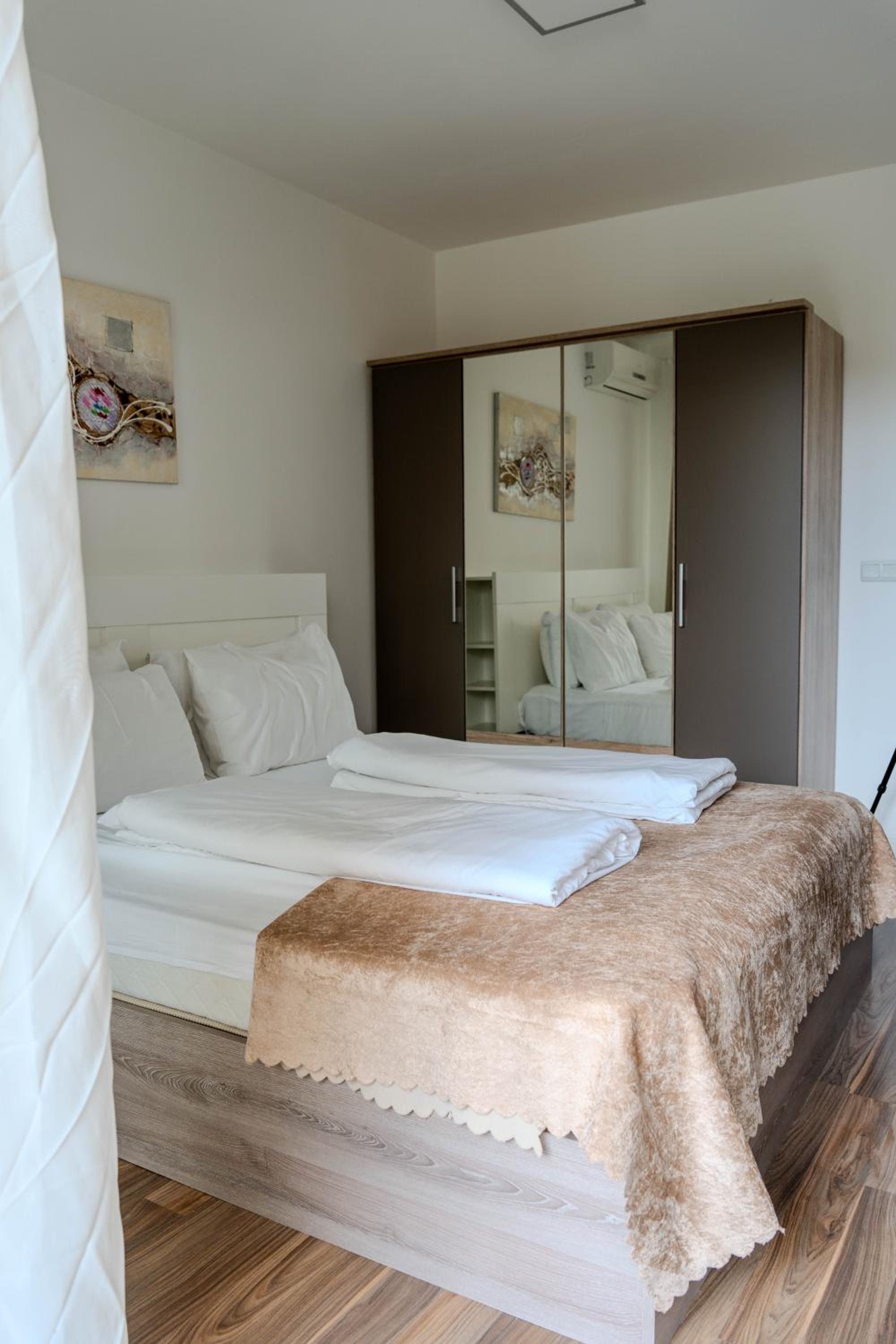 Apartment in Evargreen complex with Terrace