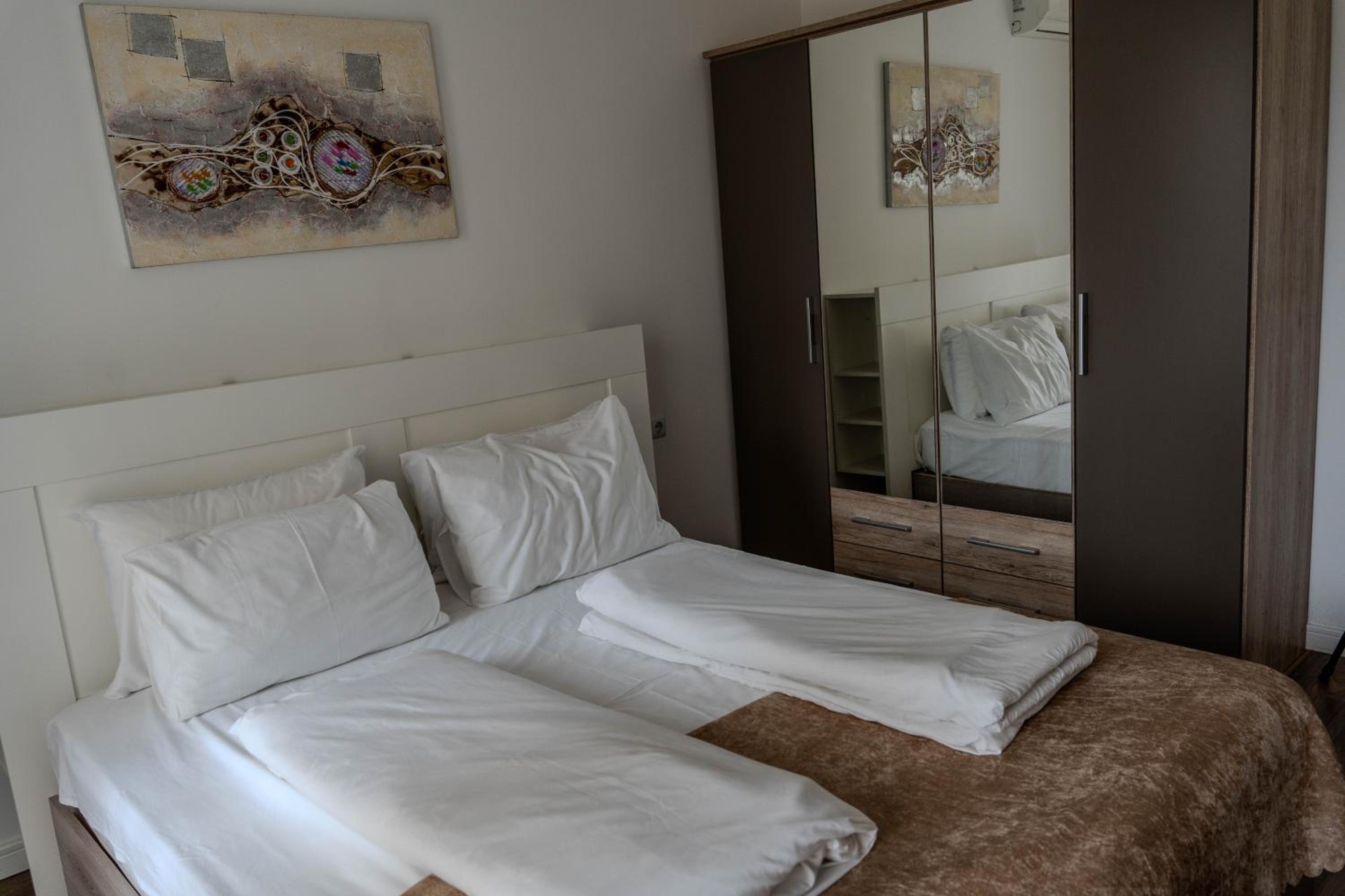 Apartment in Evargreen complex with Terrace