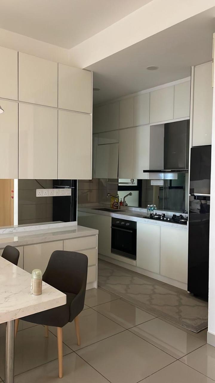 Arinara Homestay Near IOI City Mall Putrajaya 3R2B 5-6Pax at Conezion Residence photo 3