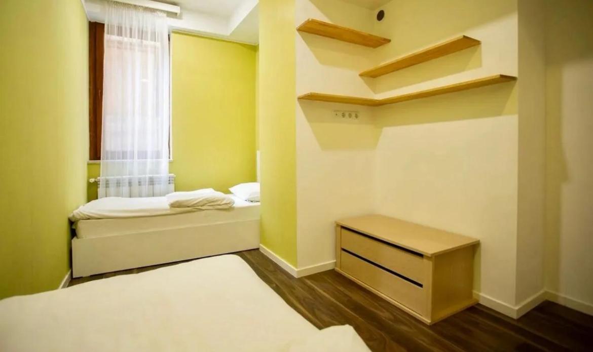 Full Home Estate Mashtoc street