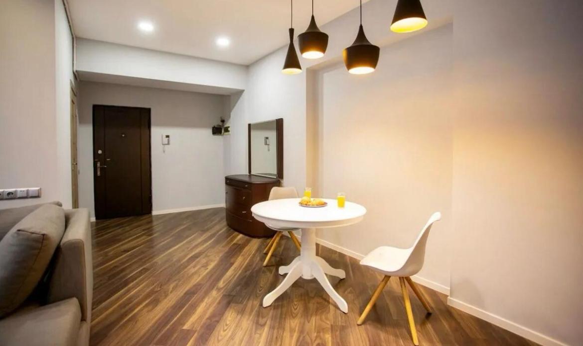 Full Home Estate Mashtoc street