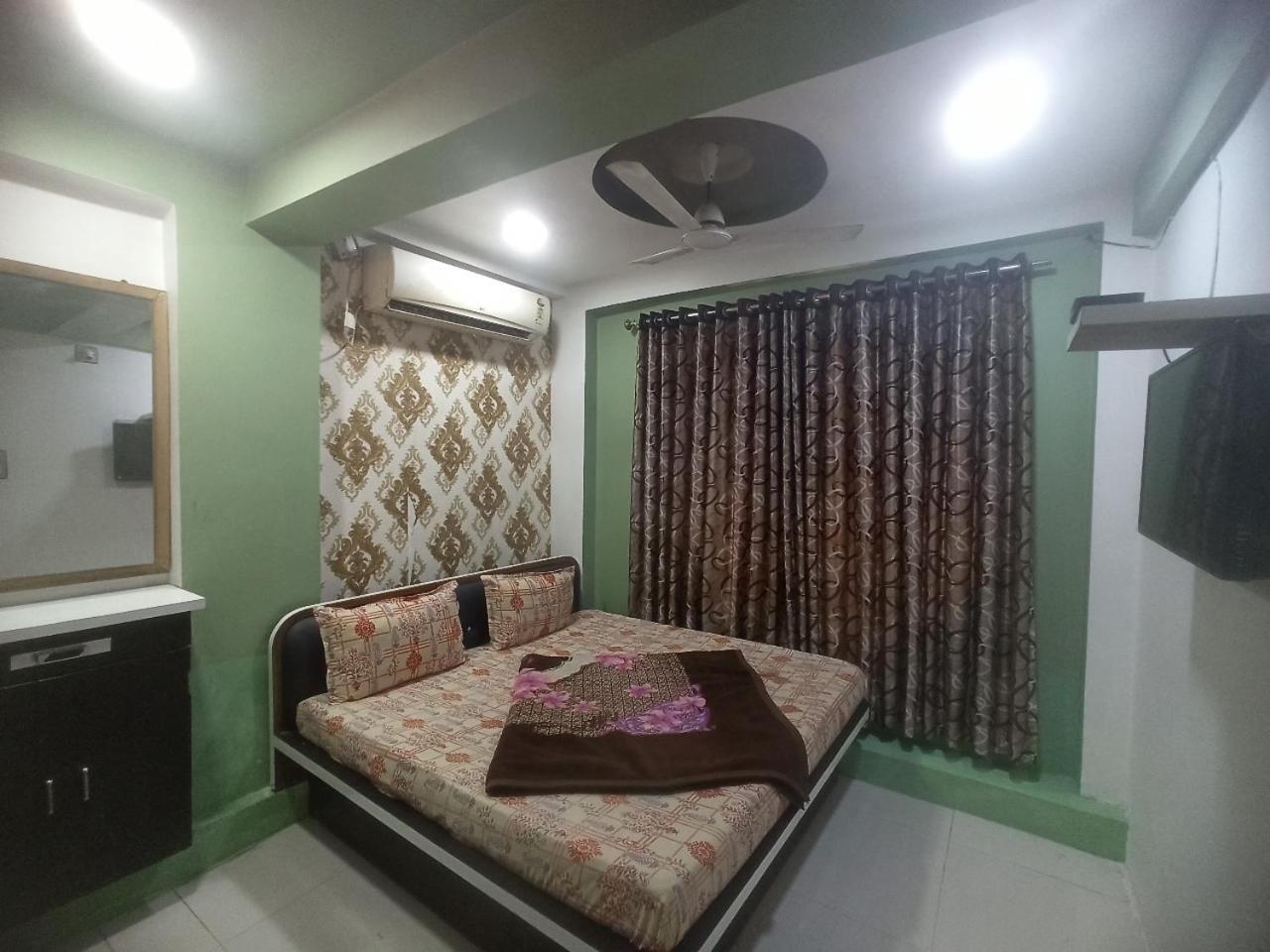 HOTELKARNAWATi