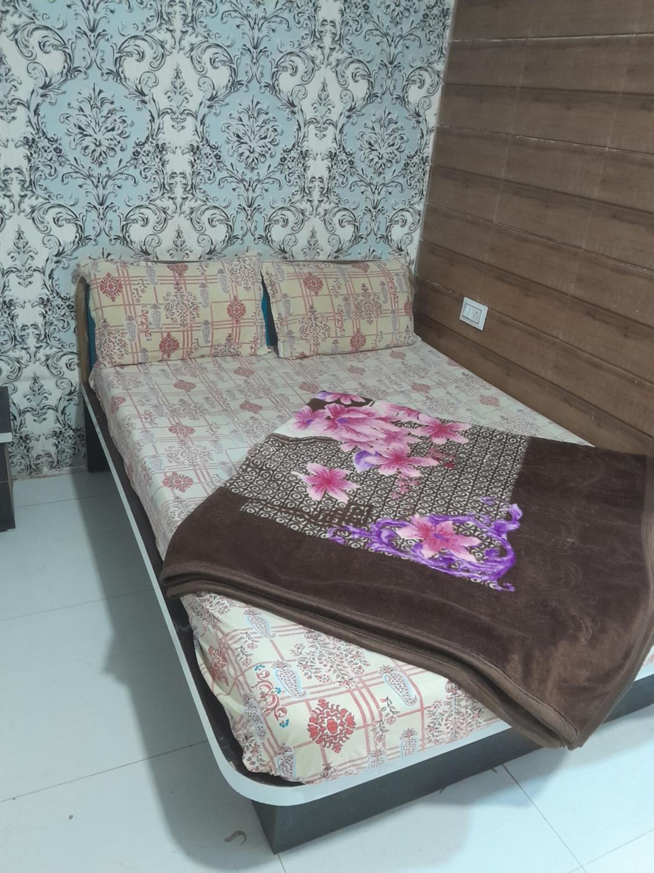 HOTELKARNAWATi