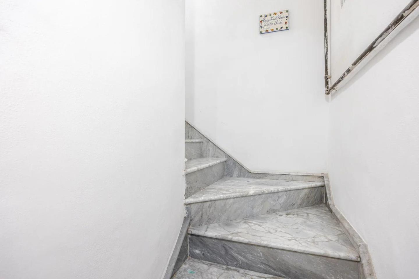Il Chiostro Di Santa Chiara