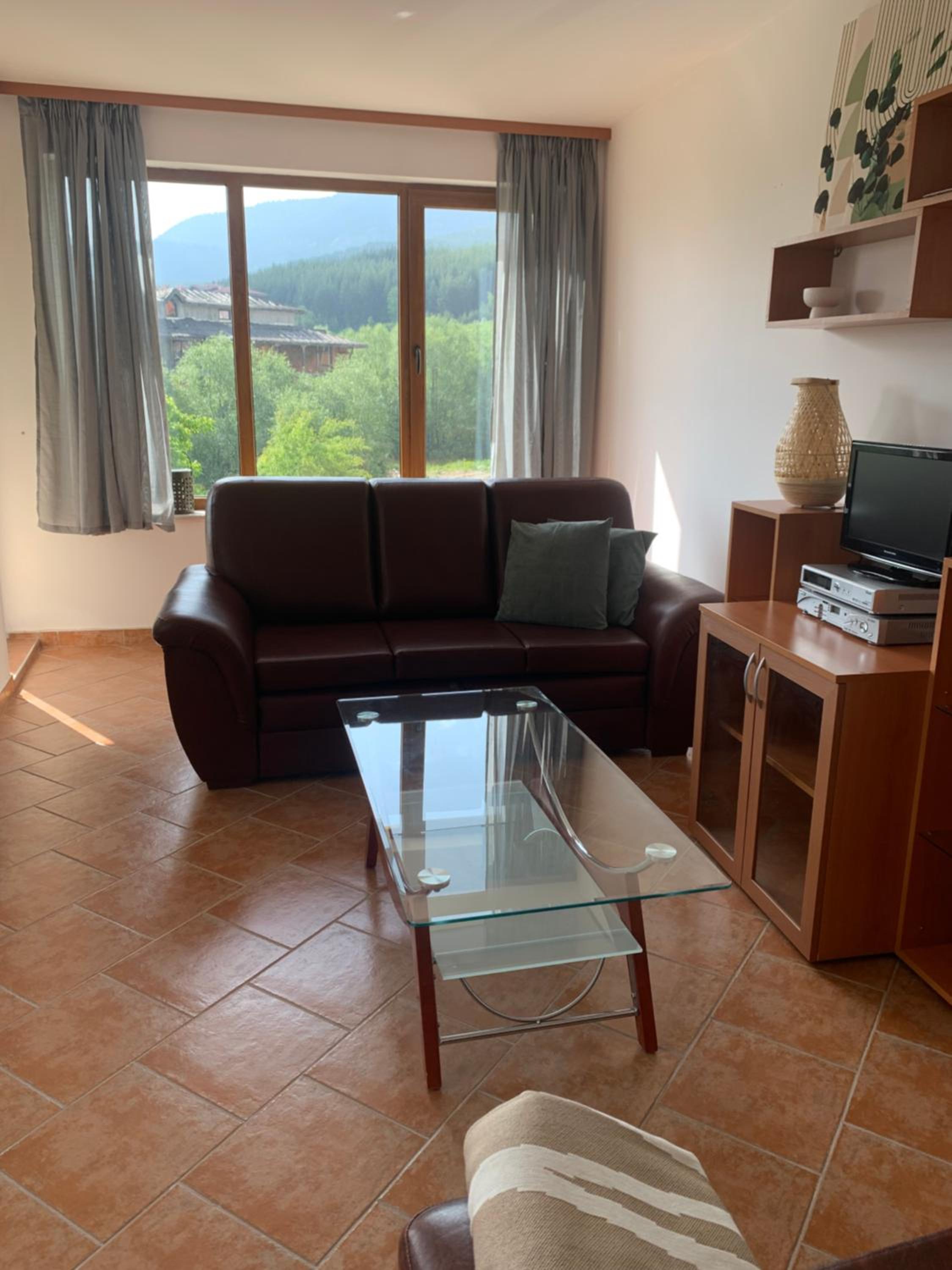 Mountain View Apartment with Balcony & Ski Access nearby - Serendipity