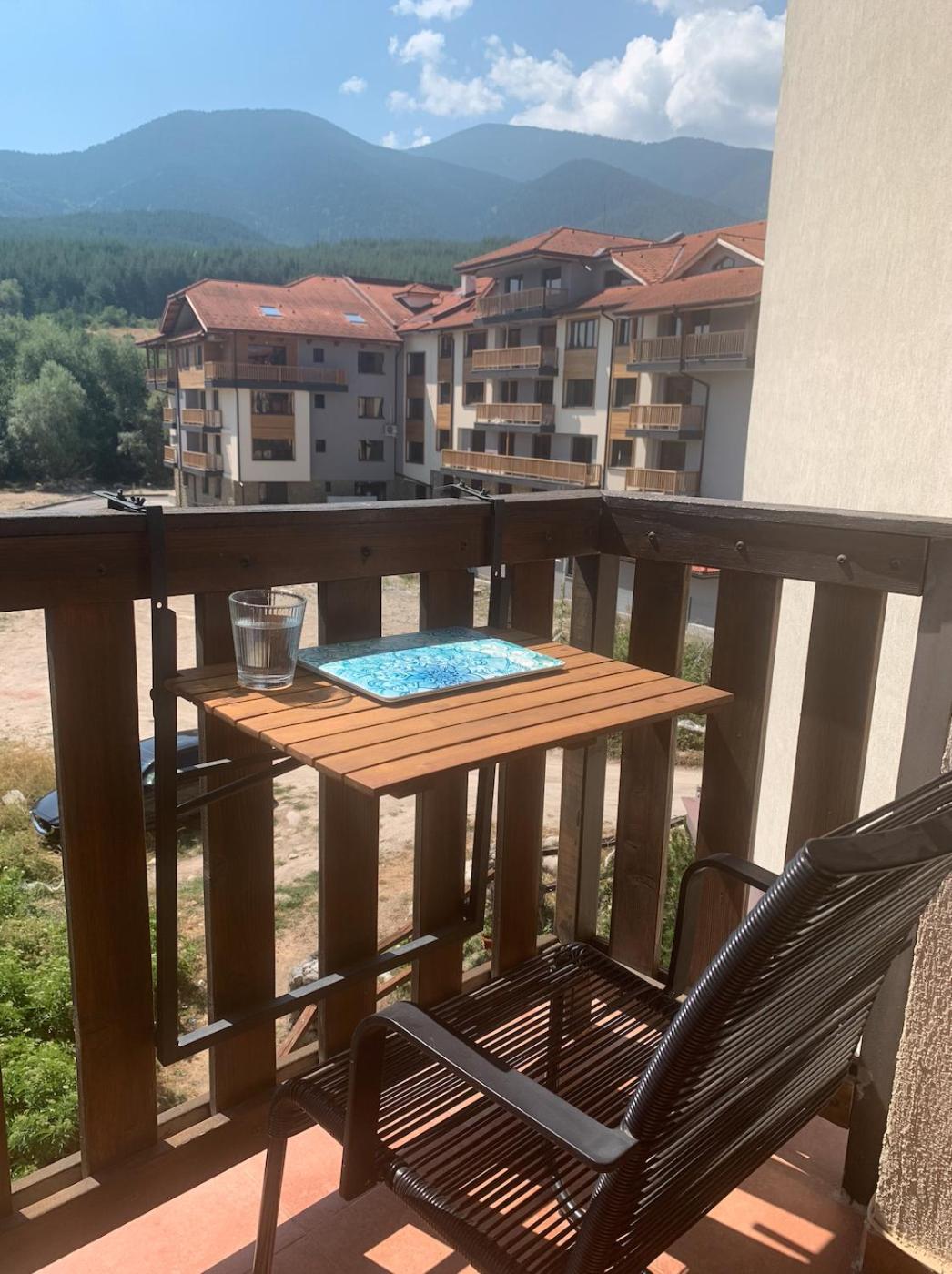 Mountain View Apartment with Balcony & Ski Access nearby - Serendipity